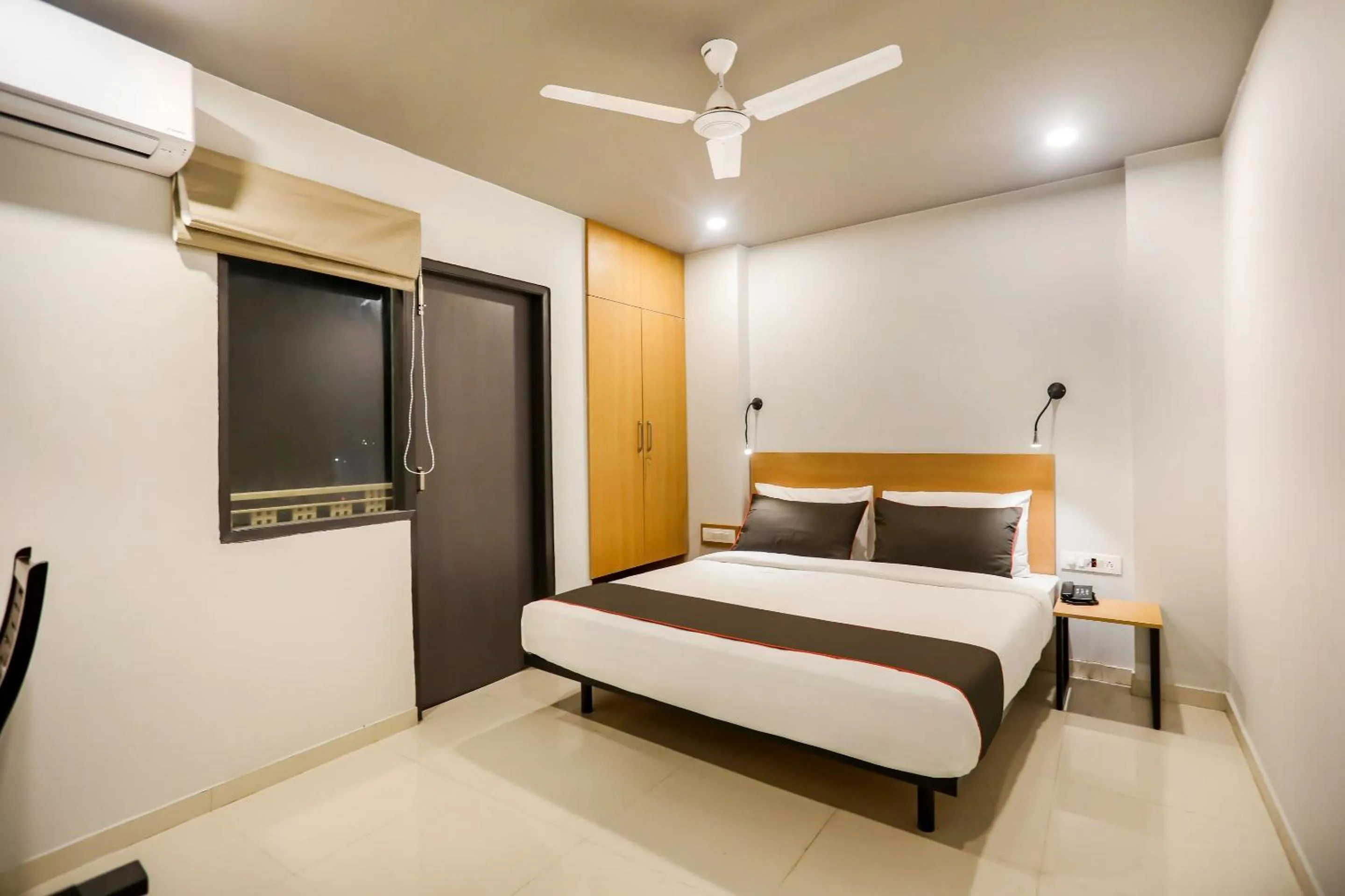 Classic Triple Room - single occupancy in Collection O Le Noida Hotel Near Sector 76 Metro Station
