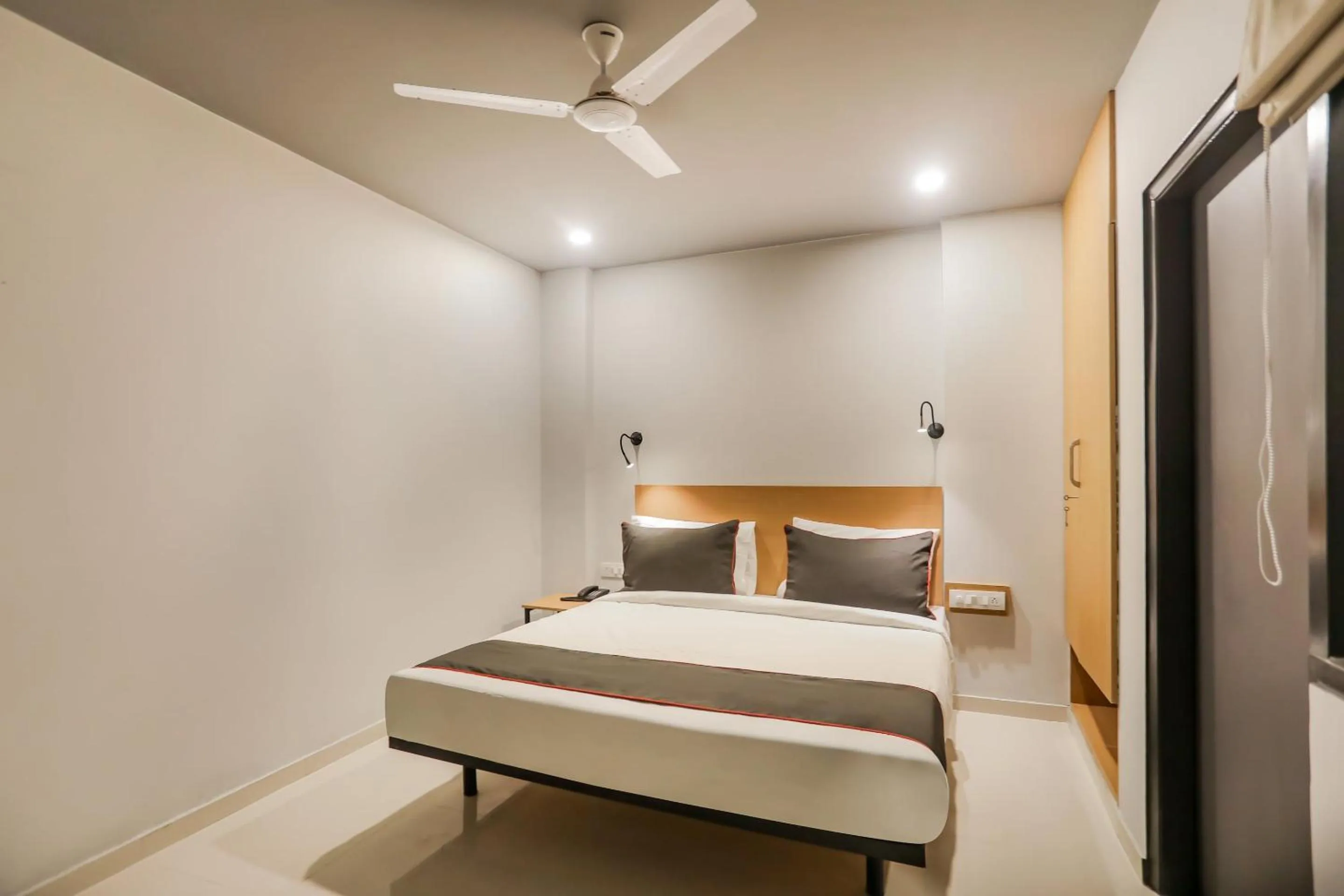 Classic Triple Room - single occupancy in Super Collection O Le Noida Hotel Near Sector 76 Metro Station