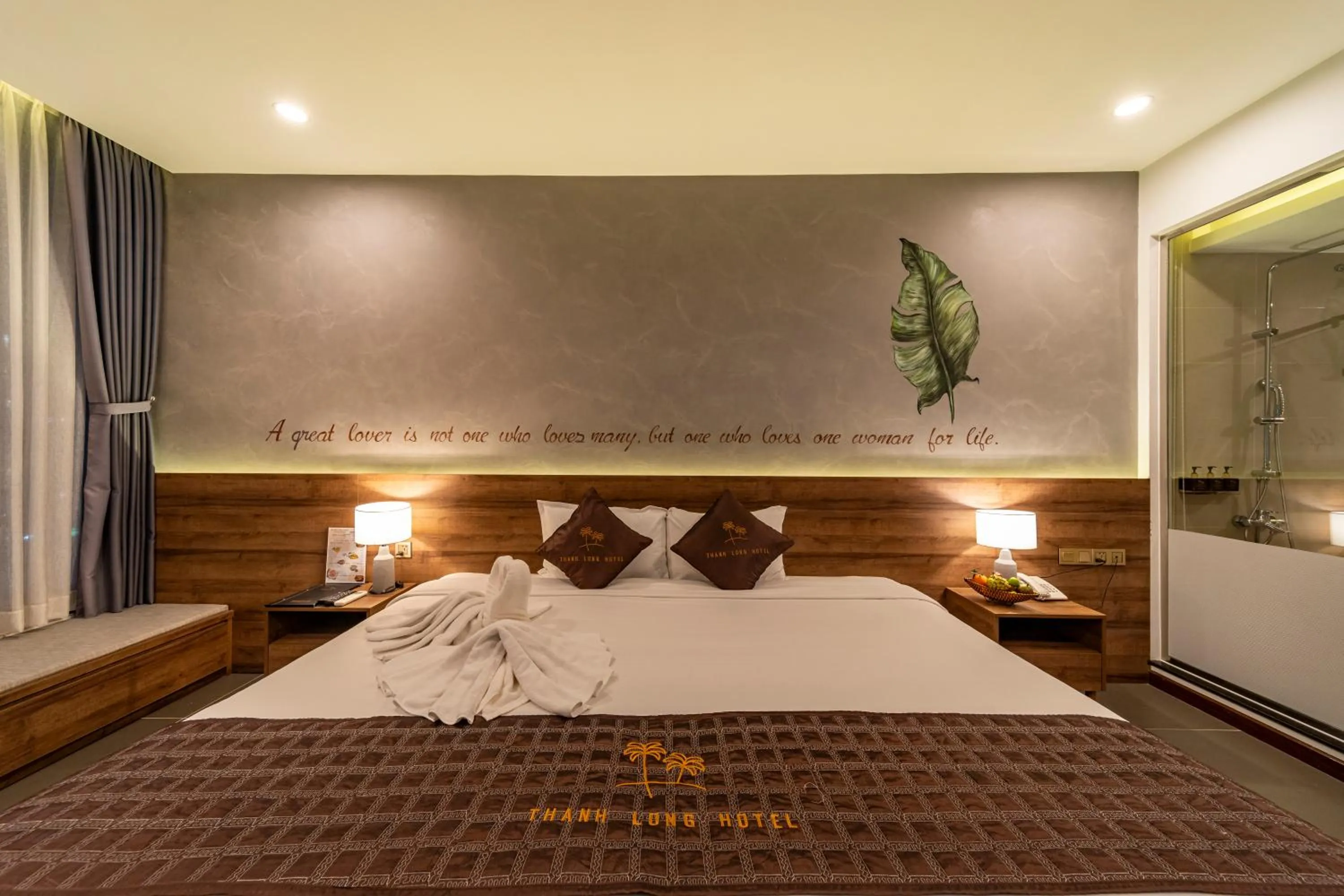 Deluxe King Room in Thanh Long Hotel - Bach Dang
