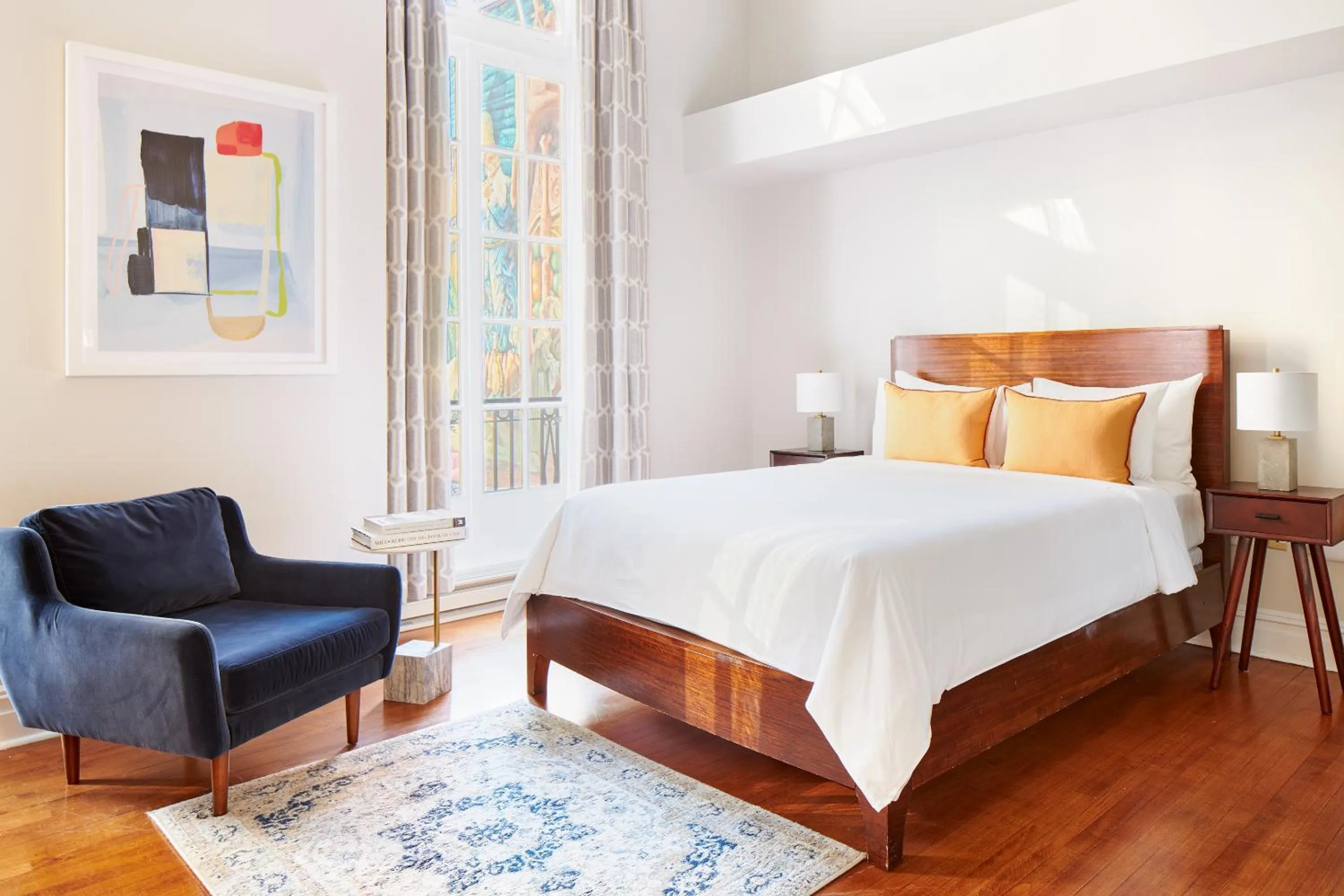 Queen Room in The Arco powered by Sonder