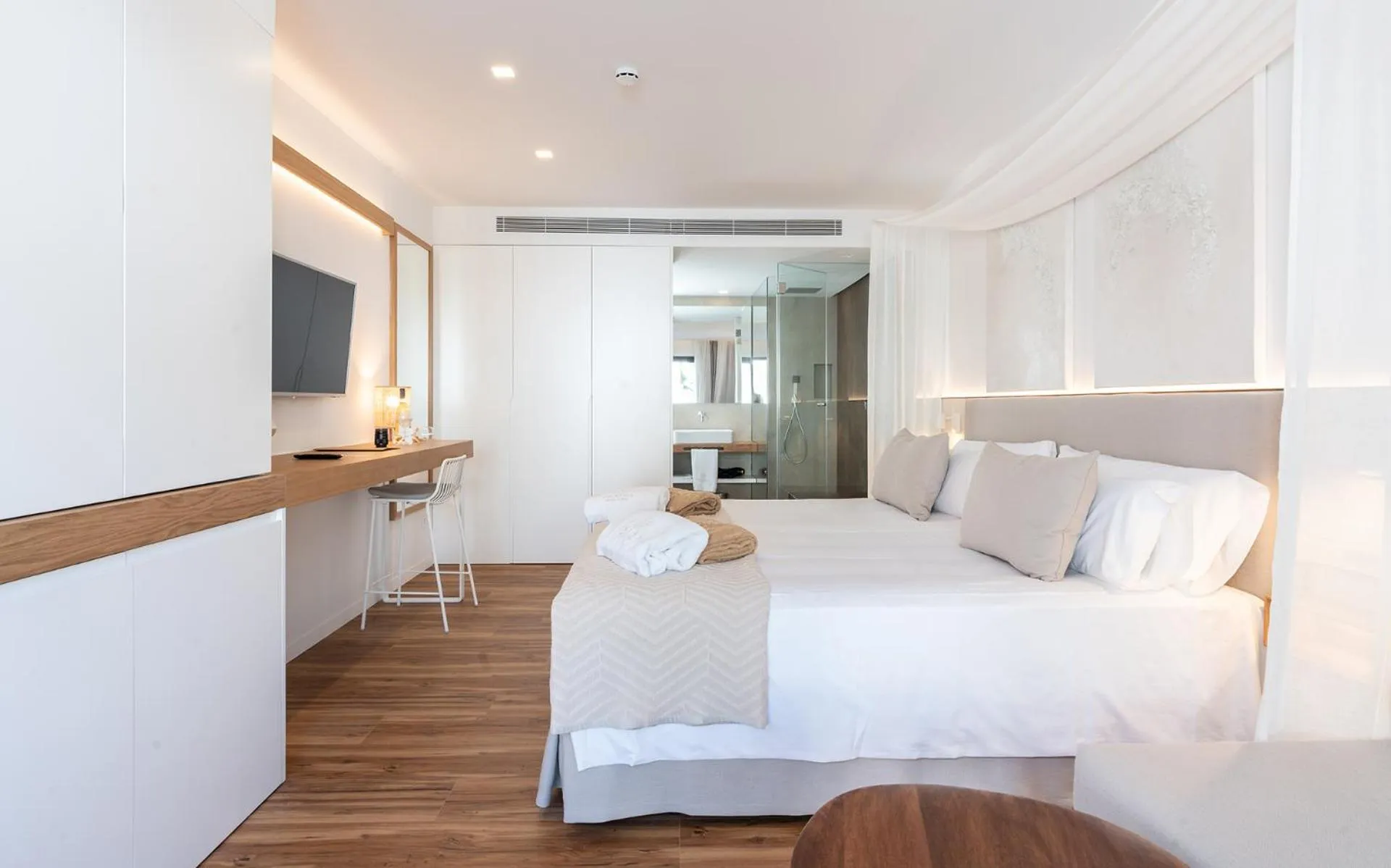 Junior Suite with Terrace in Ynaira hotel & Spa