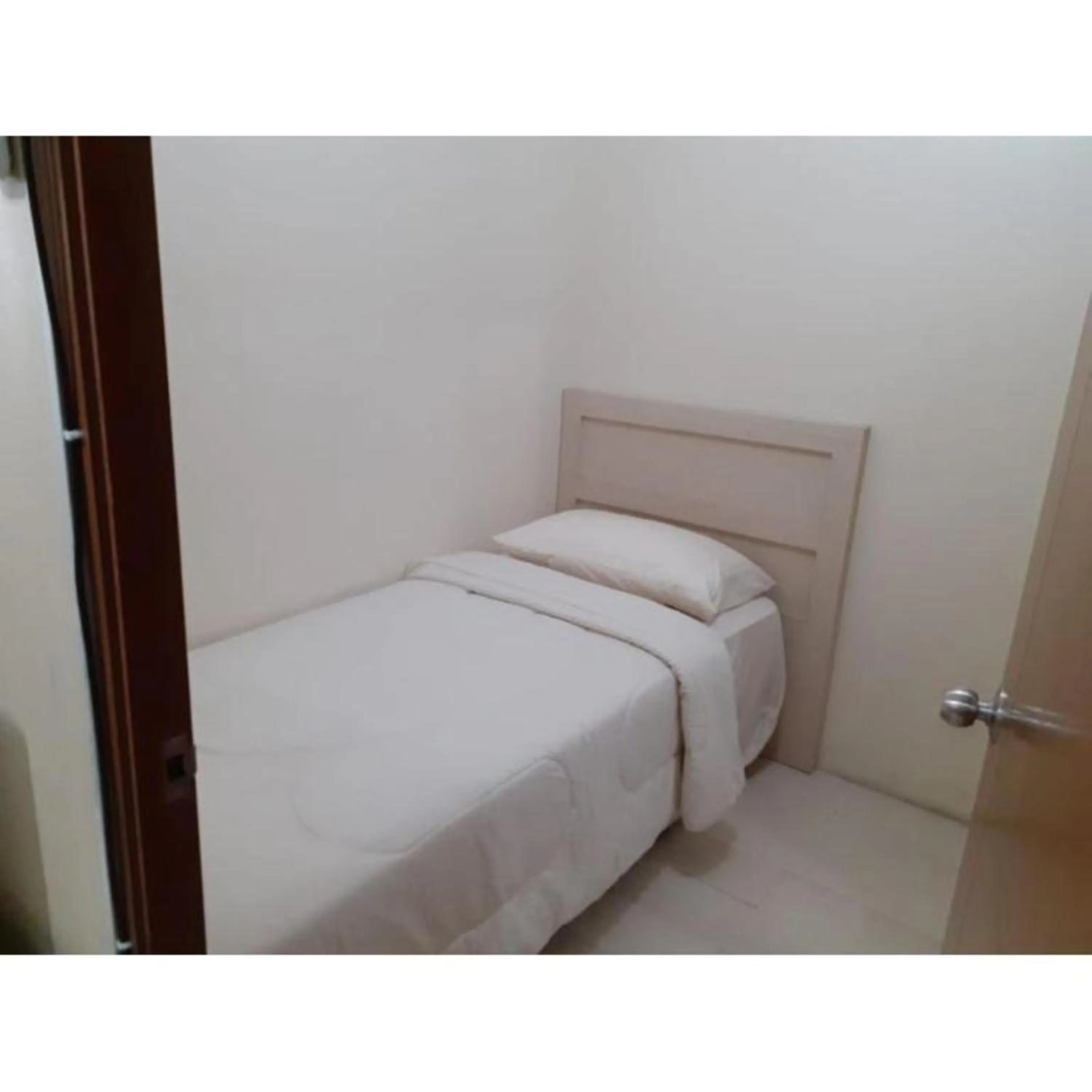 Studio in Gateway Apartment Cicadas by DB Property