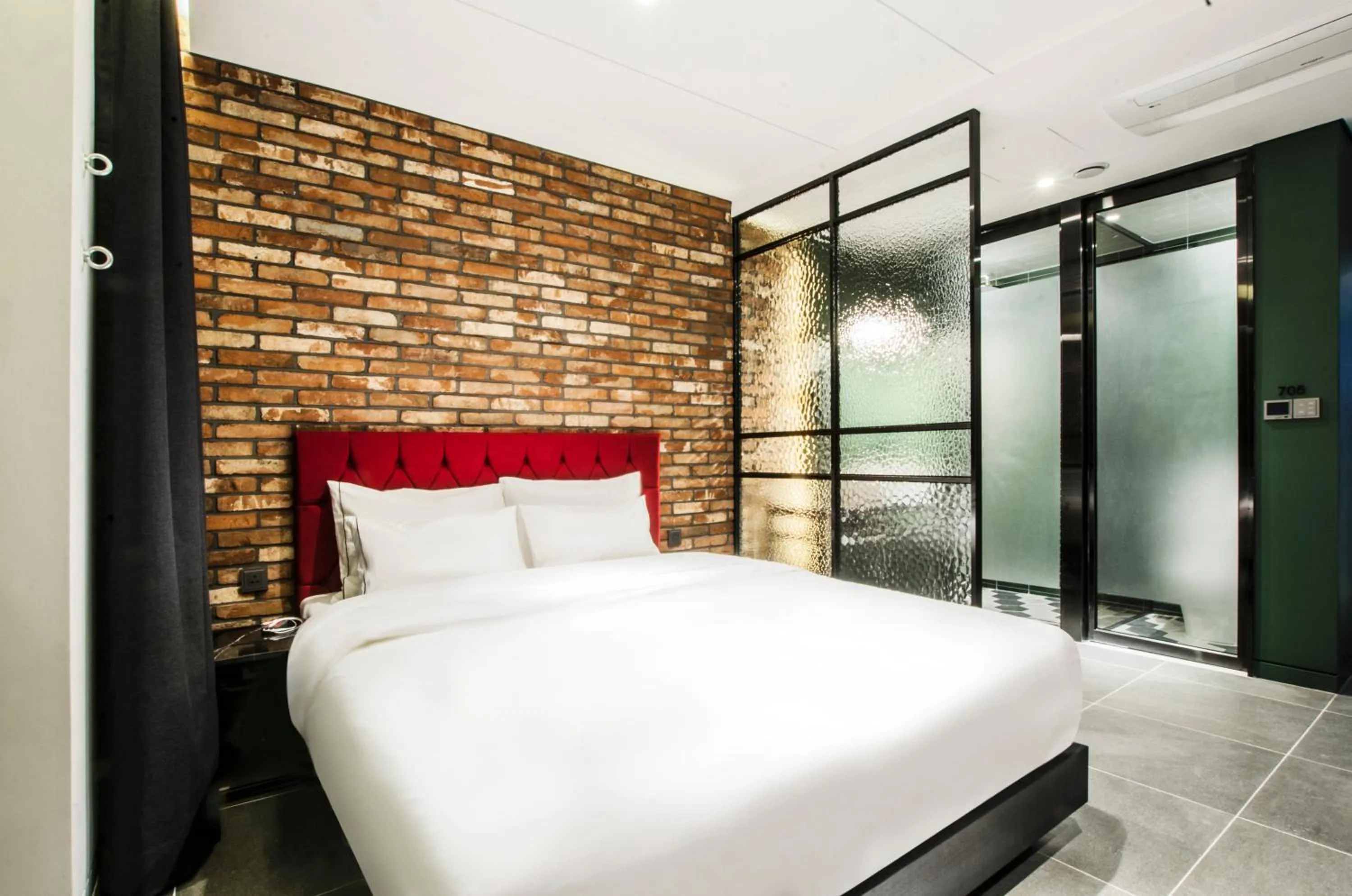 Deluxe Double Room - single occupancy in Hotel the Castle Jamsil#1