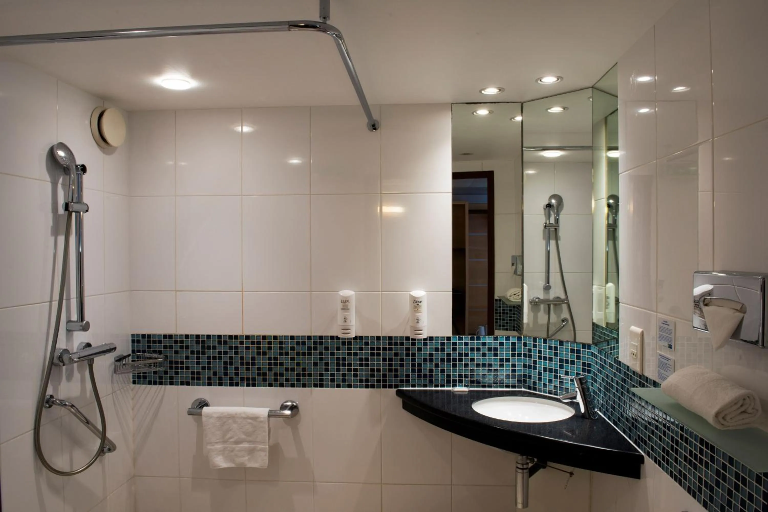 Standard Double Room - Mobility Access in Holiday Inn Express Paris-Canal De La Villette by IHG