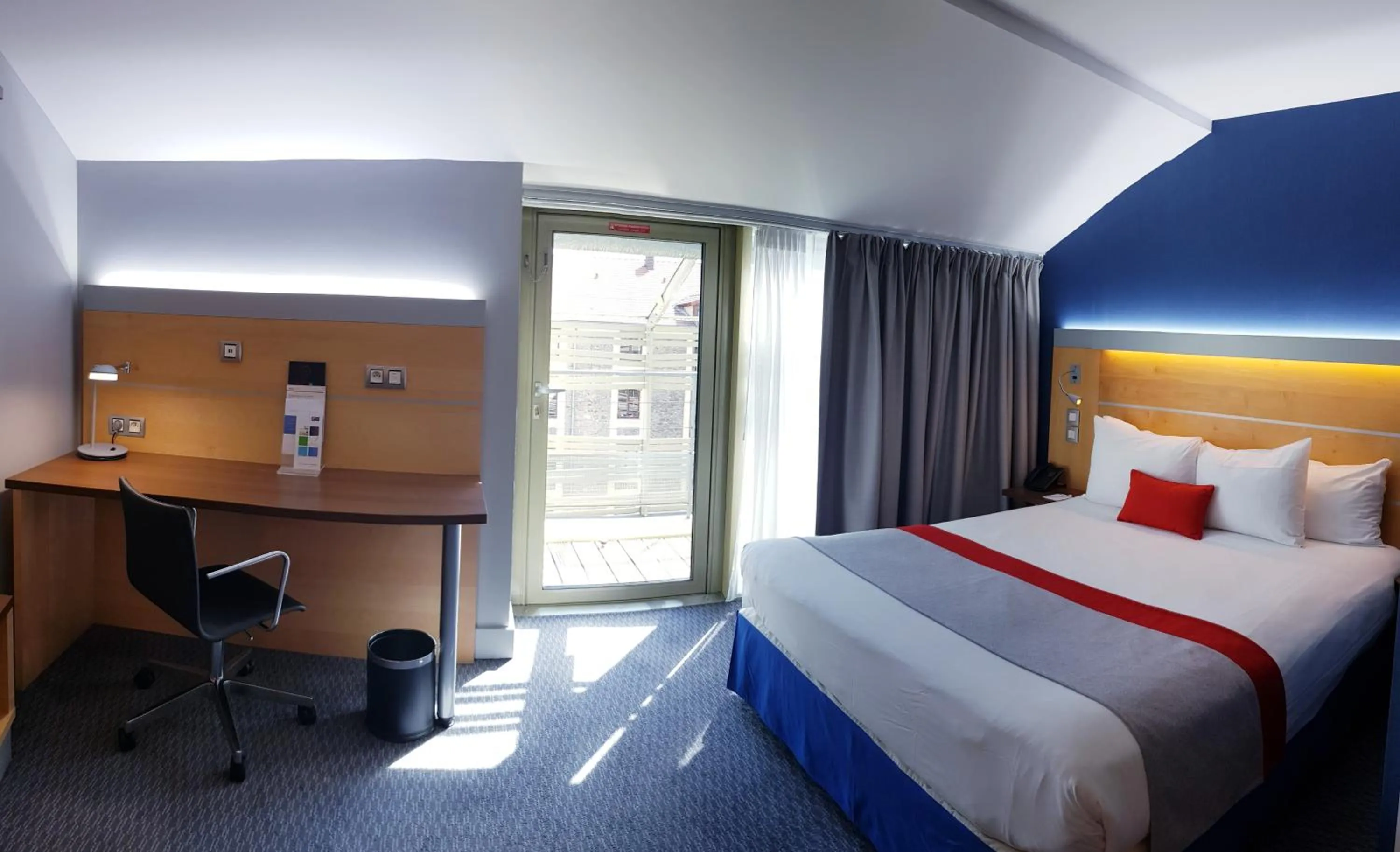 Double Suite with Canal View and Balcony in Holiday Inn Express Paris-Canal De La Villette by IHG