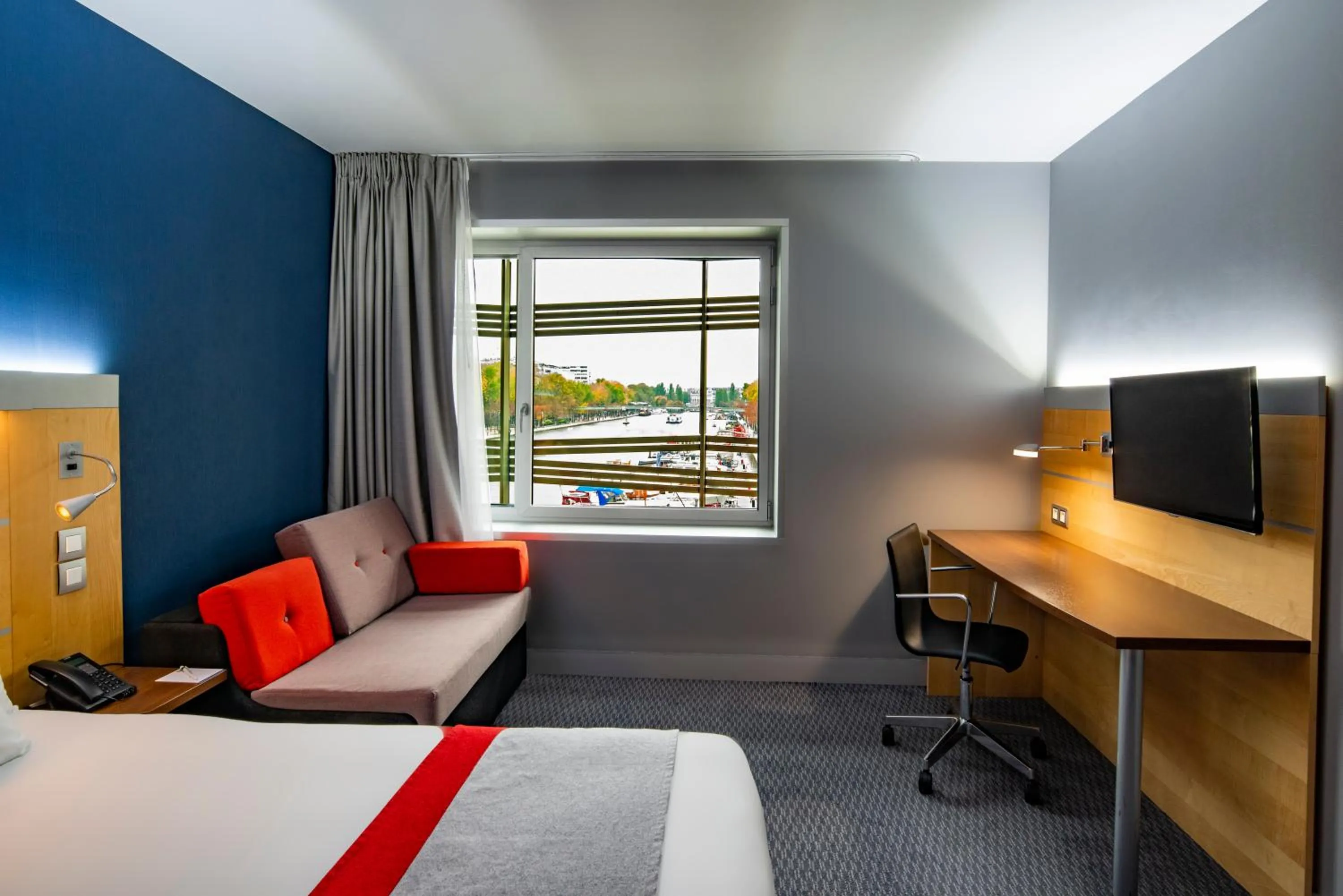 Standard Double Room with Marina View and Sofa Bed in Holiday Inn Express Paris-Canal De La Villette by IHG