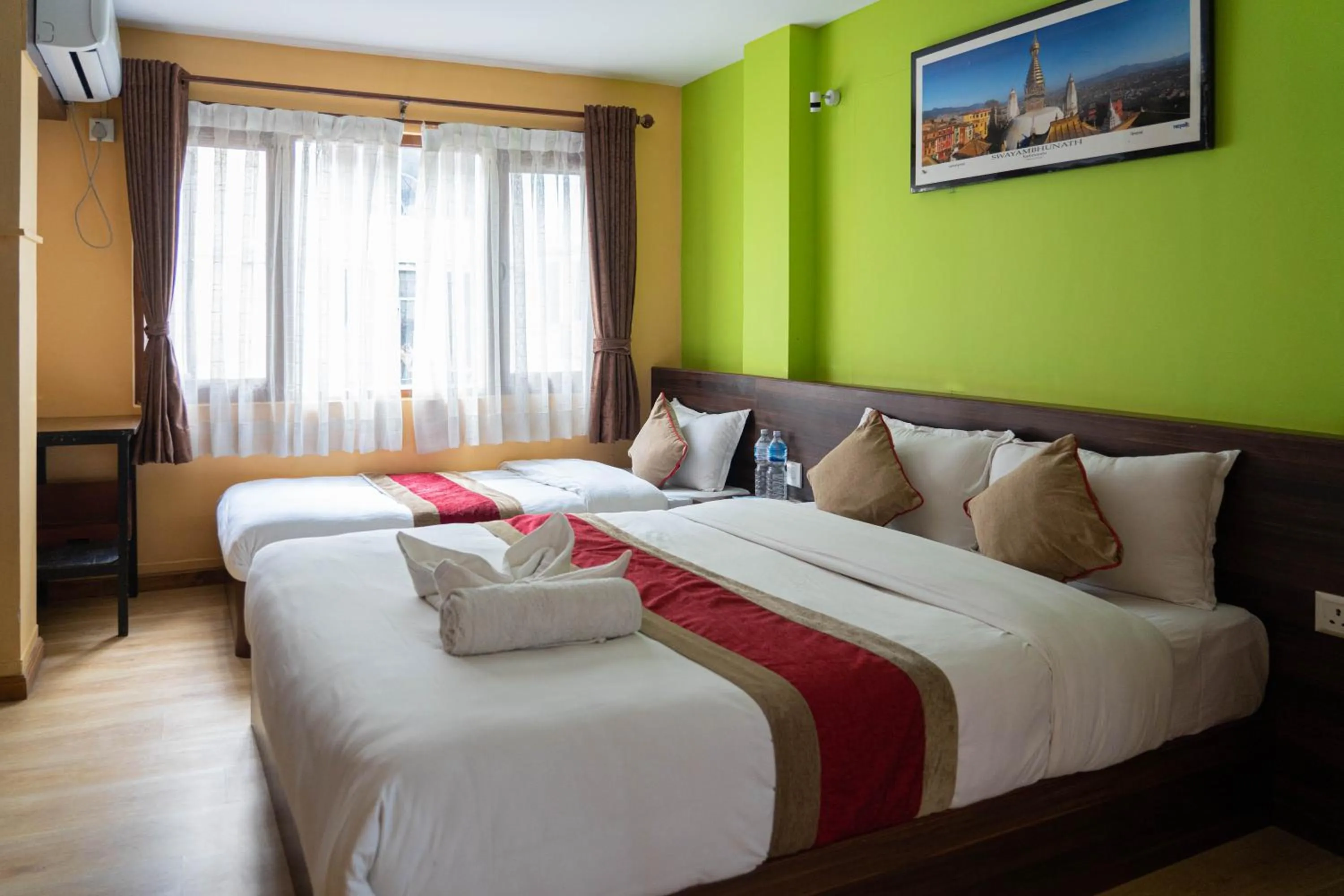 Deluxe Family Room in Holiday Hostel