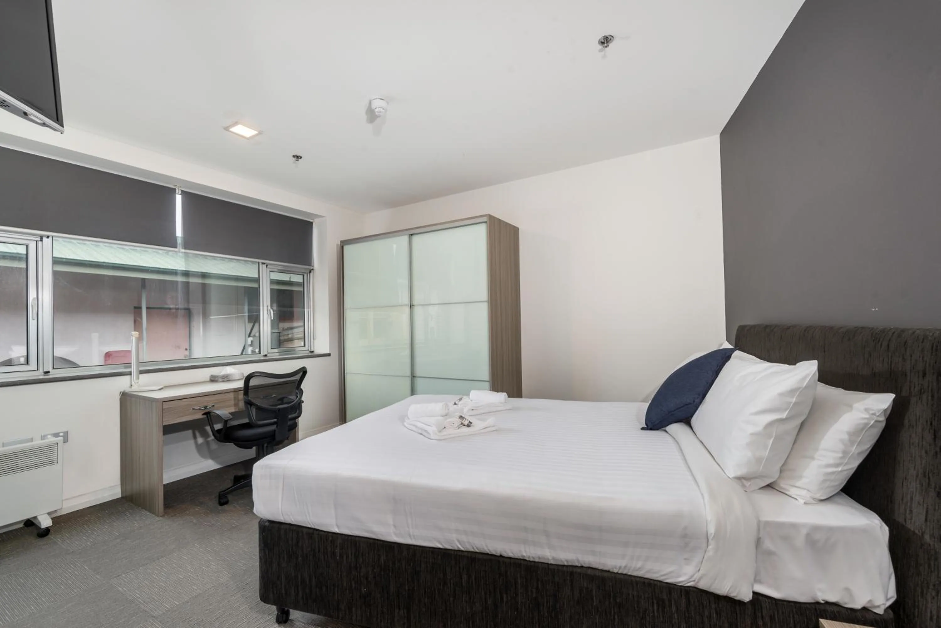 Queen Studio in Studios on King