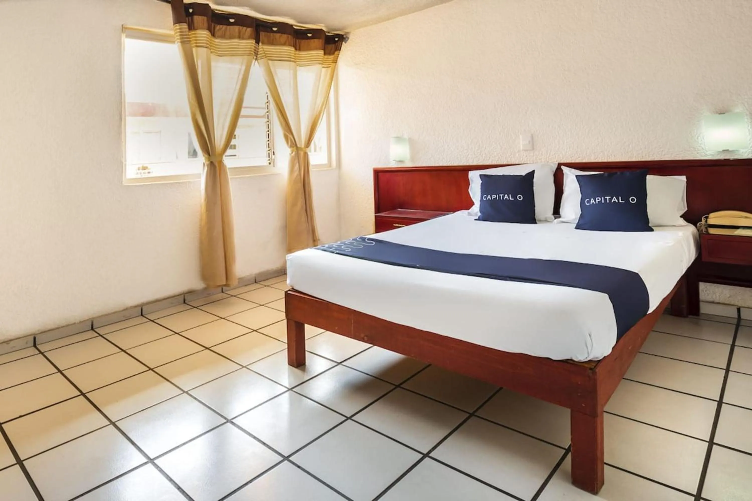 Standard in Capital O Colón, Ciudad Guzmán Jalisco