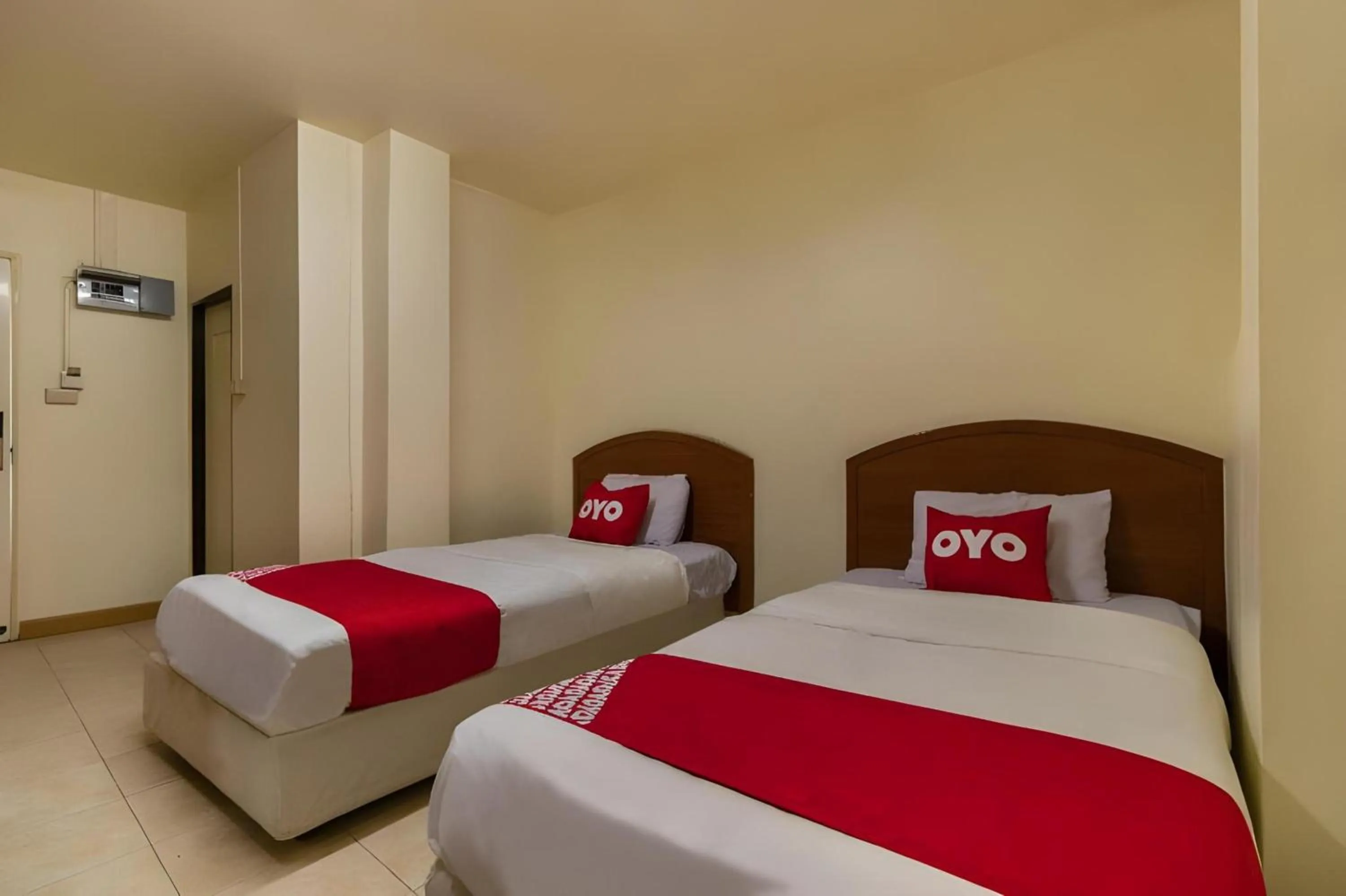 Standard Twin Room - single occupancy in OYO 583 Sweethome Guest House