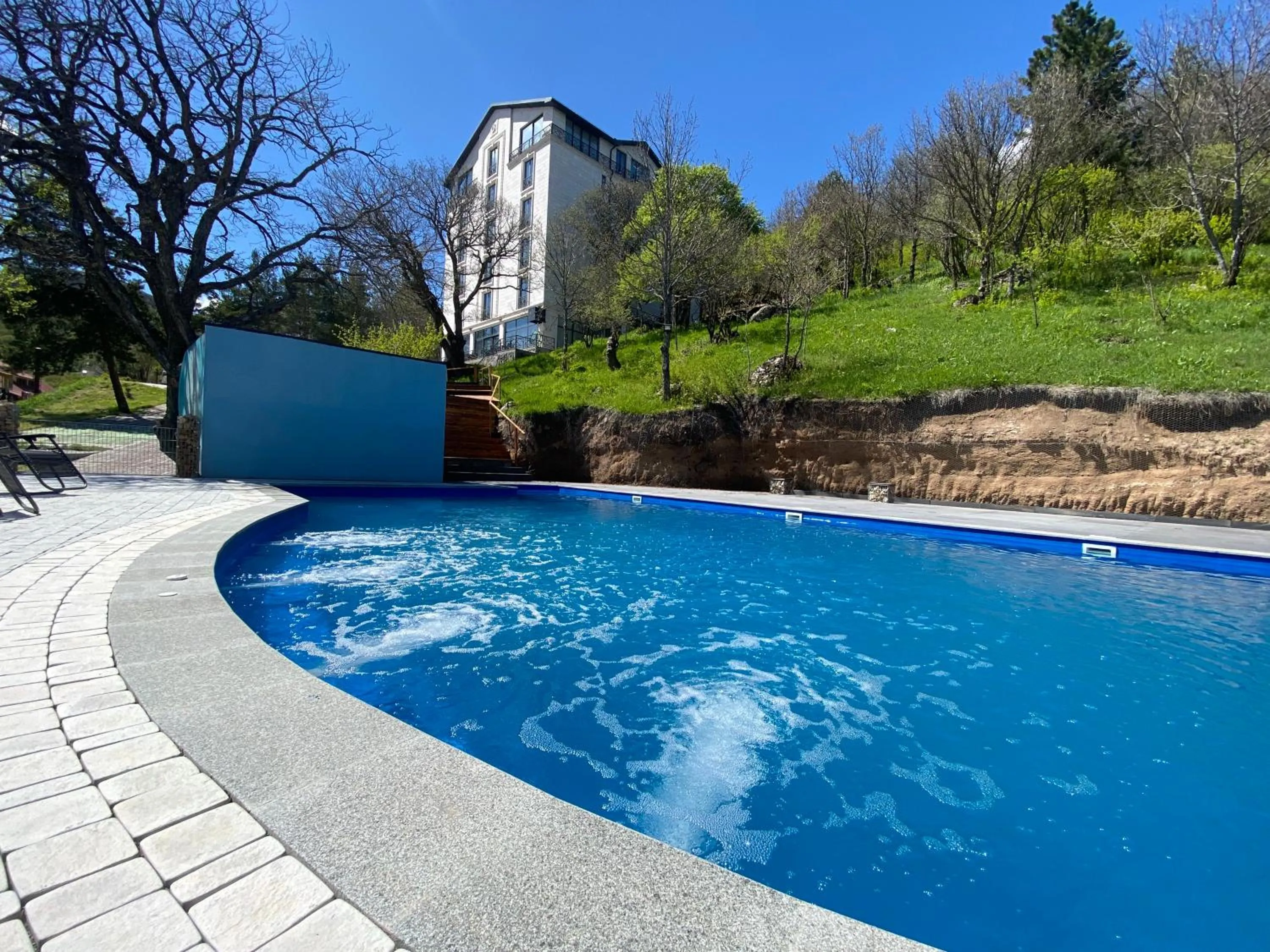 Aurora Resort Tsaghkadzor, By One