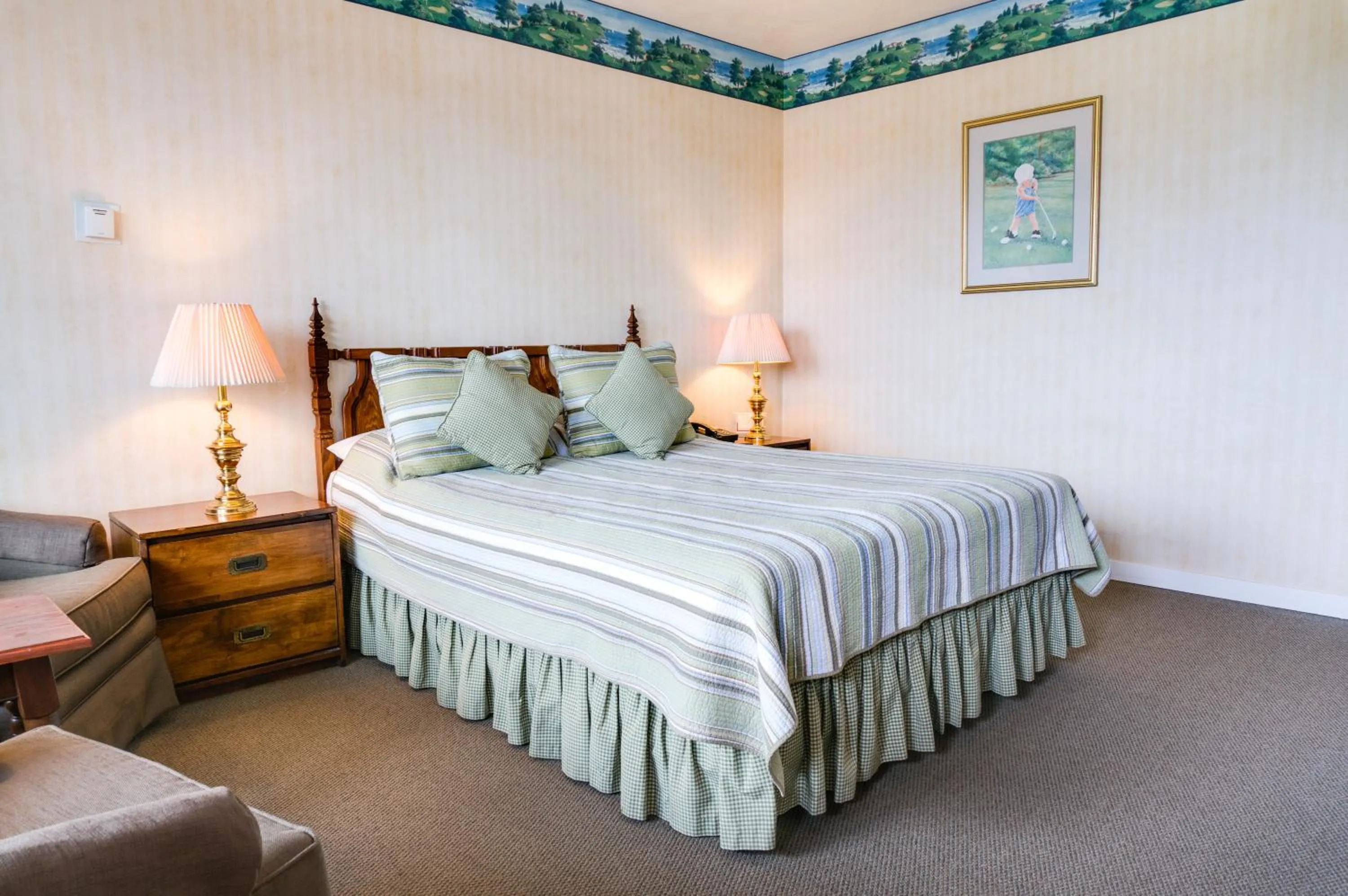 Queen Room with Pool View in Hofsas House Hotel