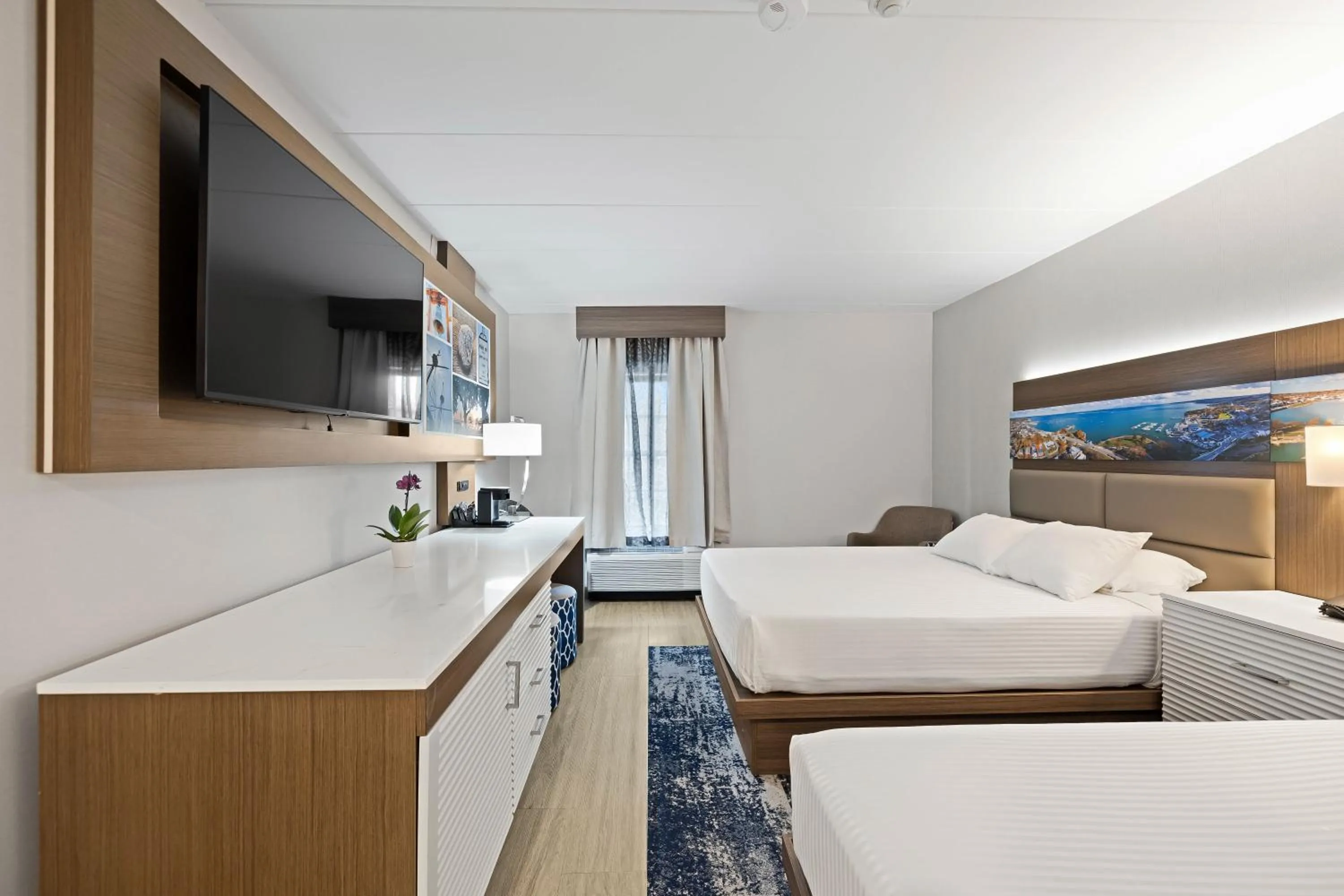 Non-Smoking Superior Room in John Carver Inn & Spa