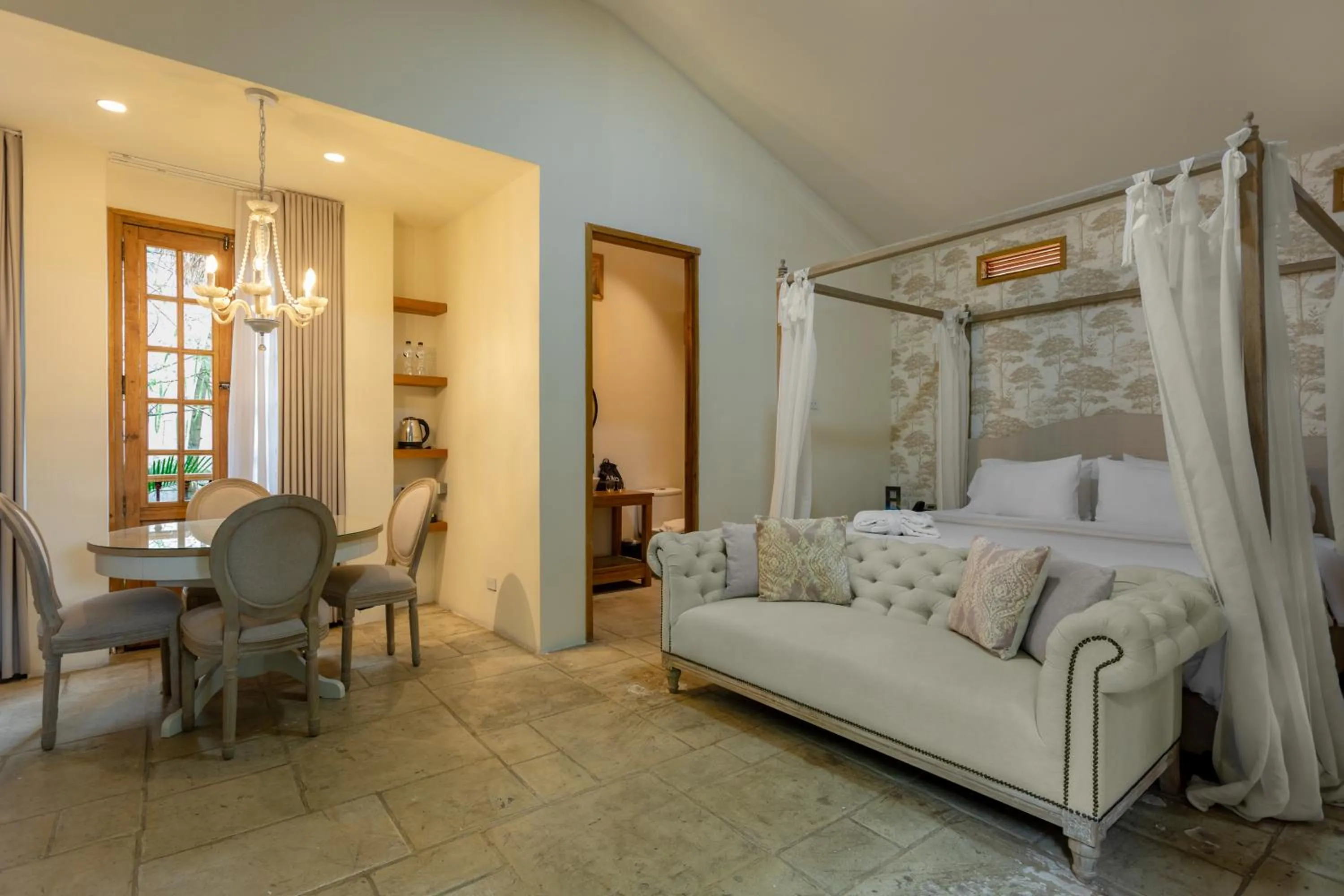 King Suite with Pool View in Alko Hotel Casa Nispero