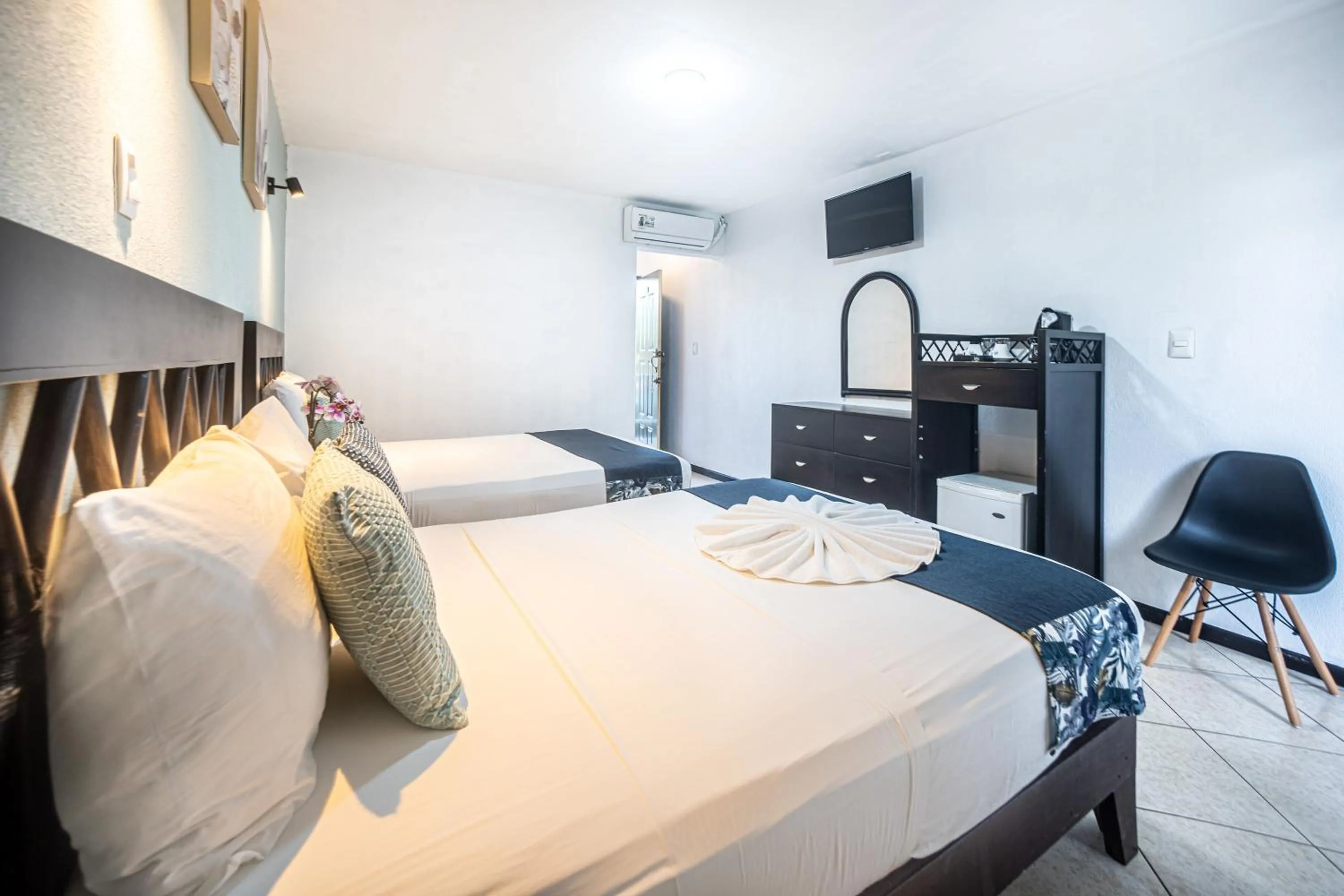 Triple Room in Paradise Jaco Beach Front