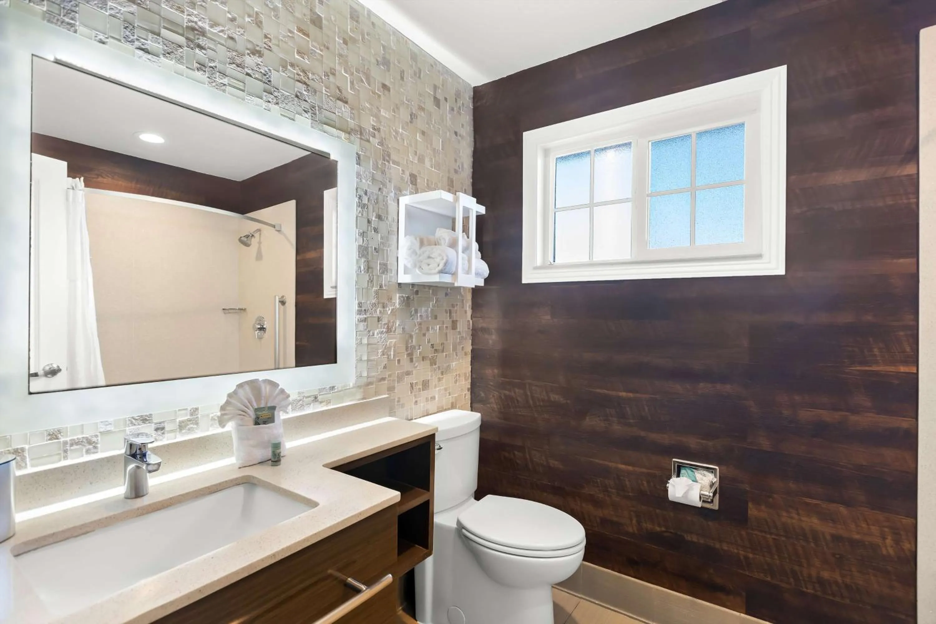 Large Queen Room with Two Queen Beds - Non-Smoking in Best Western University Inn Santa Clara