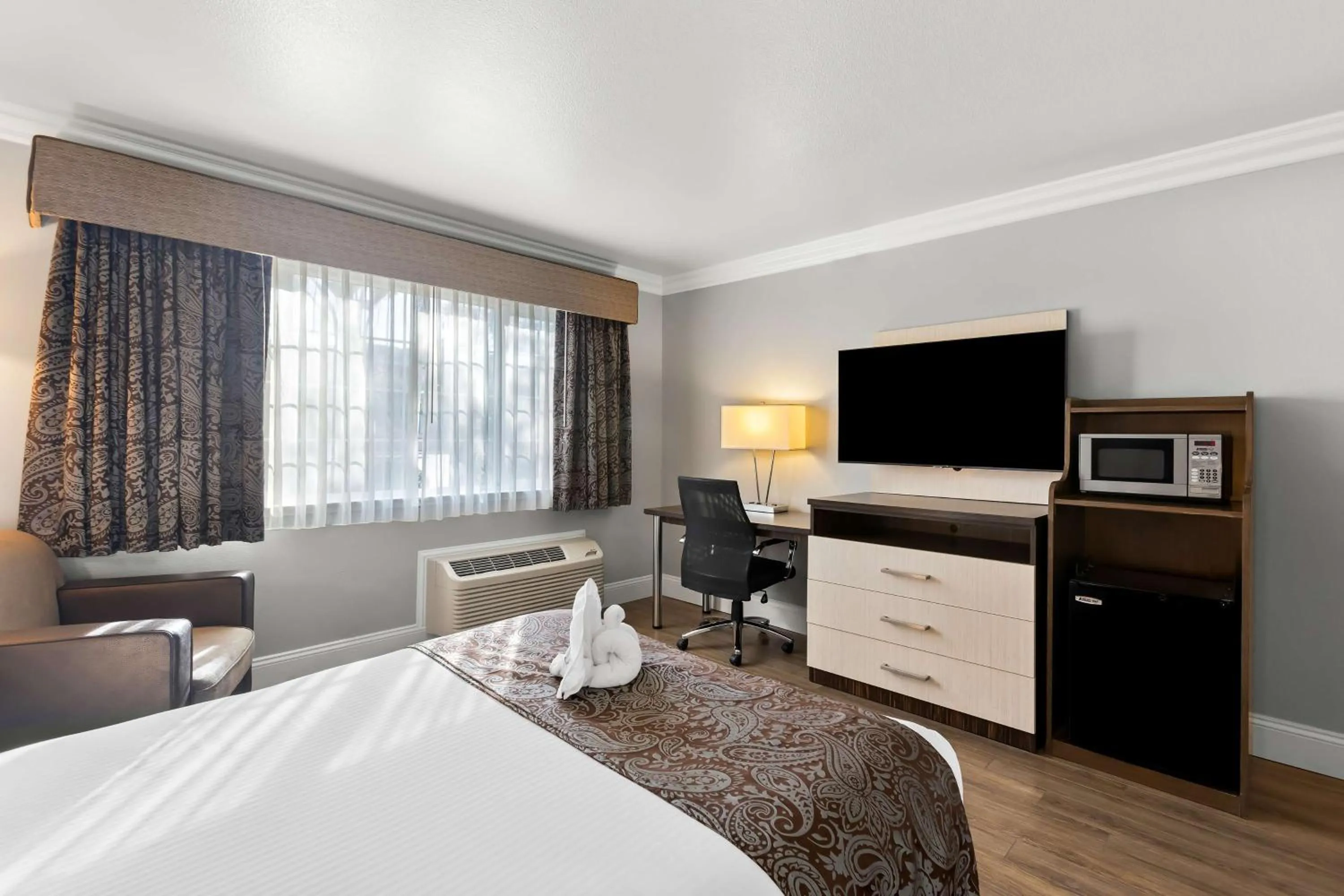 Queen Room - Disability Access - Non Smoking in Best Western University Inn Santa Clara