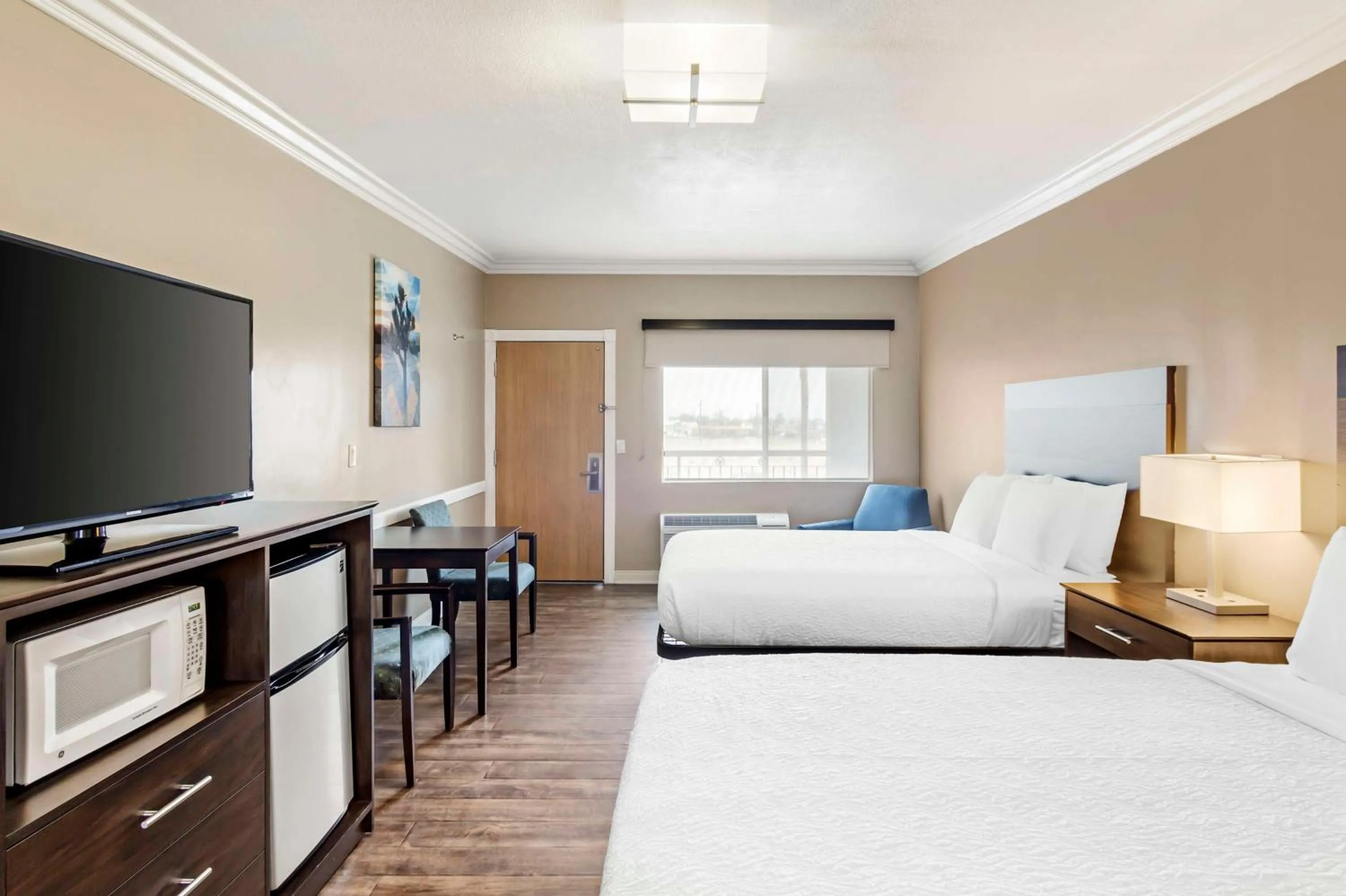 Queen Room with Two Queen Beds and Roll In Shower - Disability Access in Best Western China Lake Inn