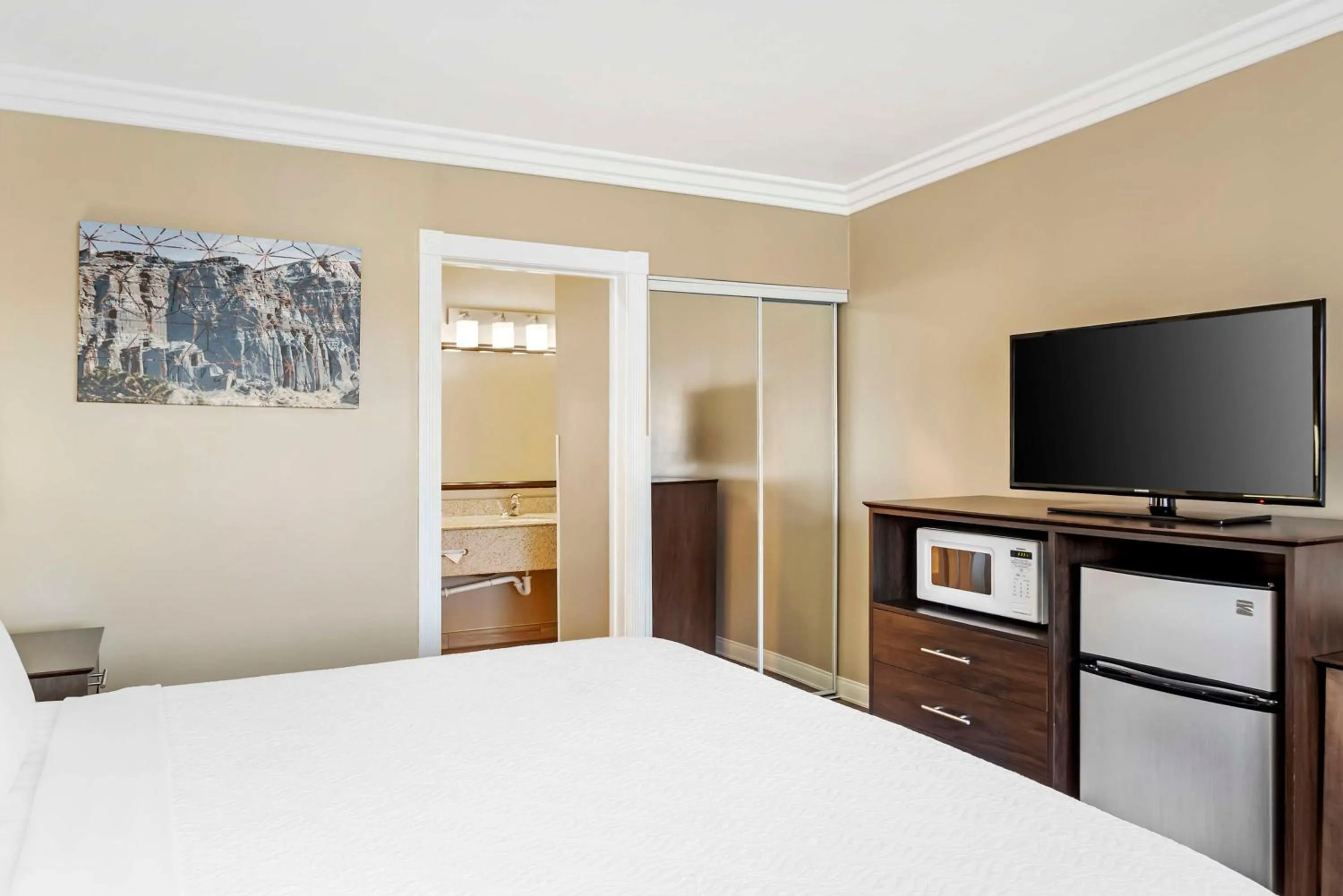 King Room in Best Western China Lake Inn