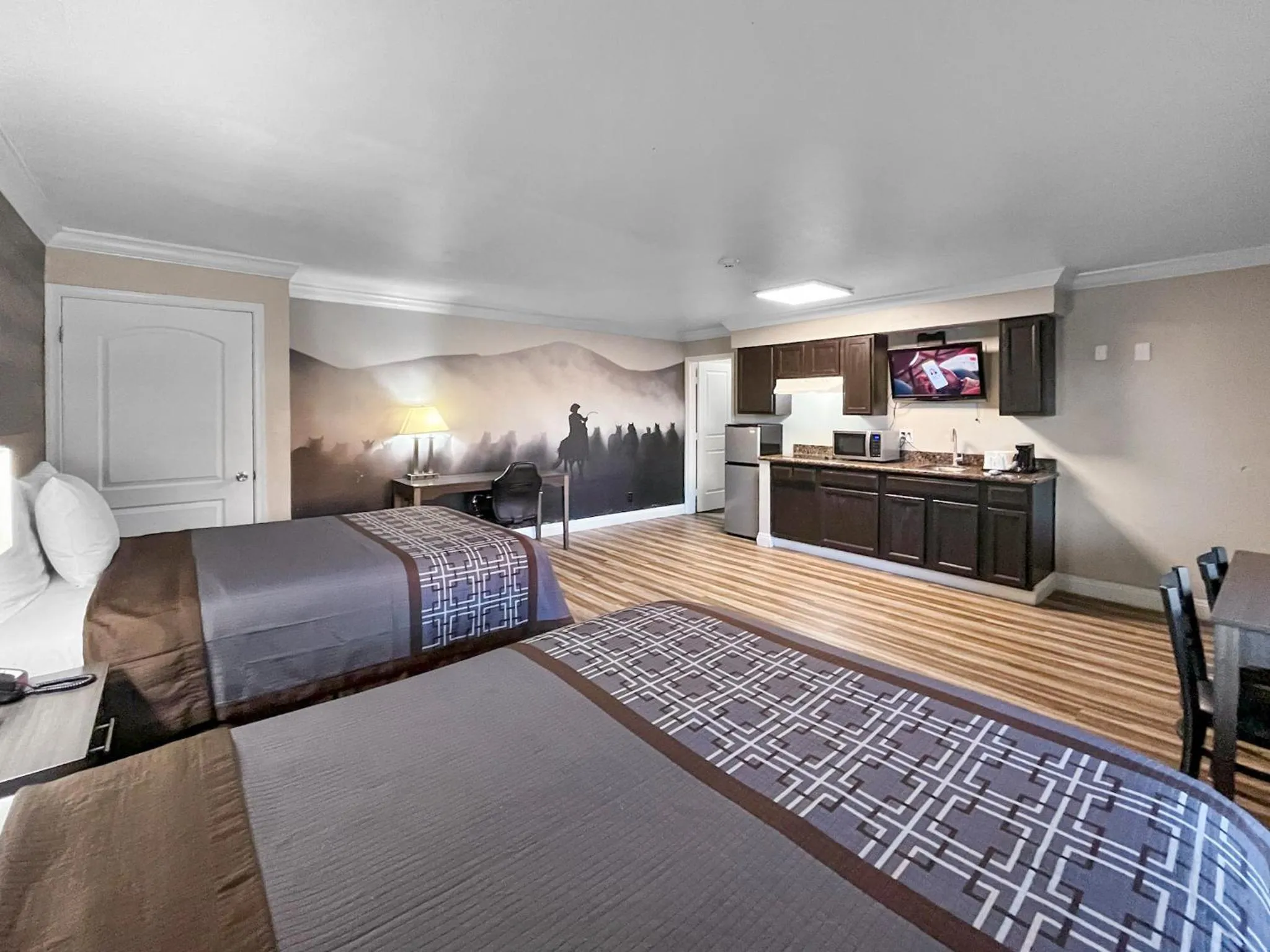 Superior Queen Room with Two Queen Beds in Rodeo Lodge