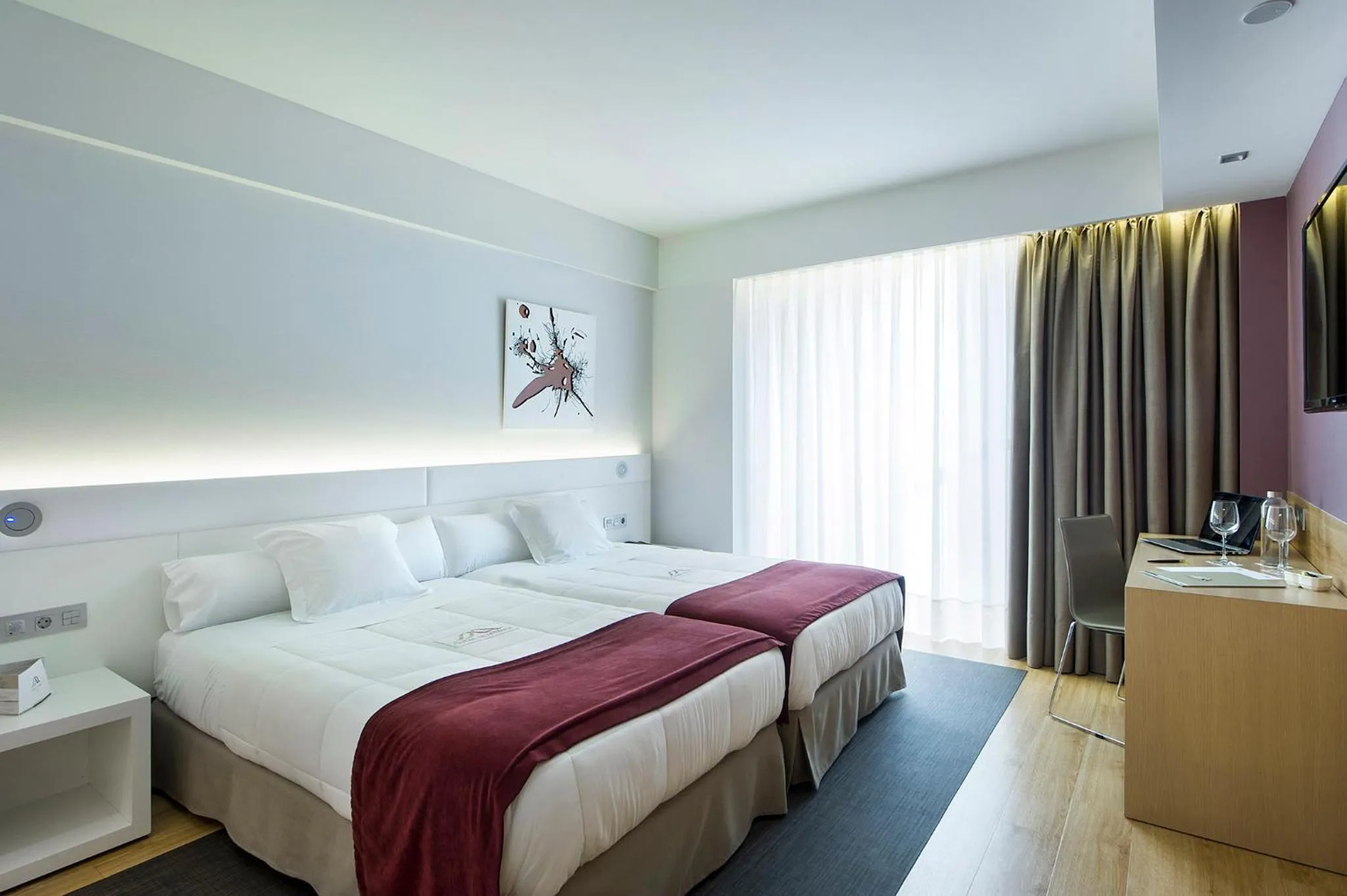 Double Room - single occupancy in Sercotel Ciudad de Miranda