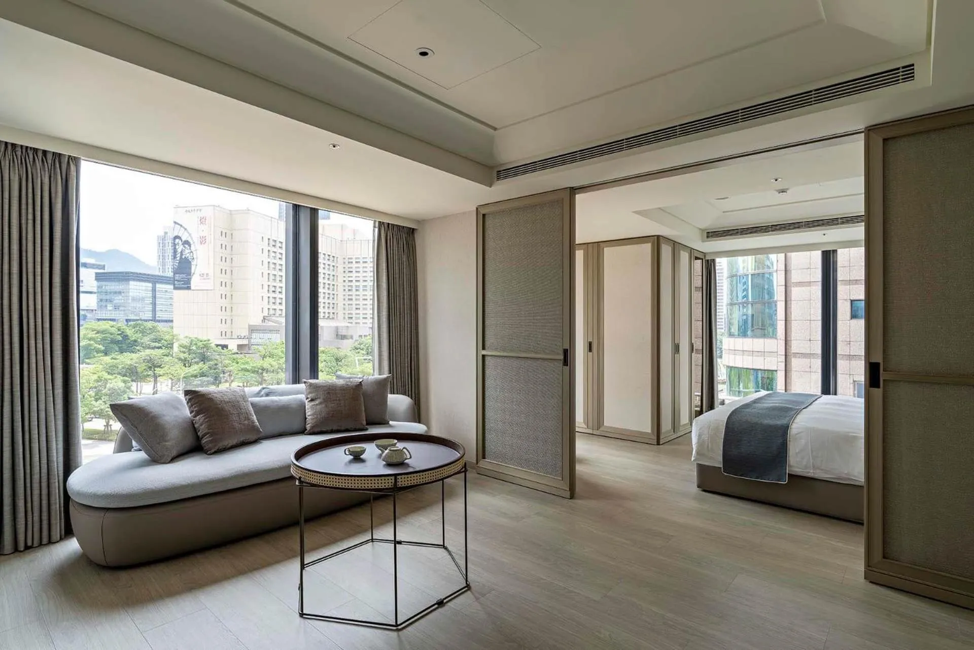 Suite with City View in Hanns House