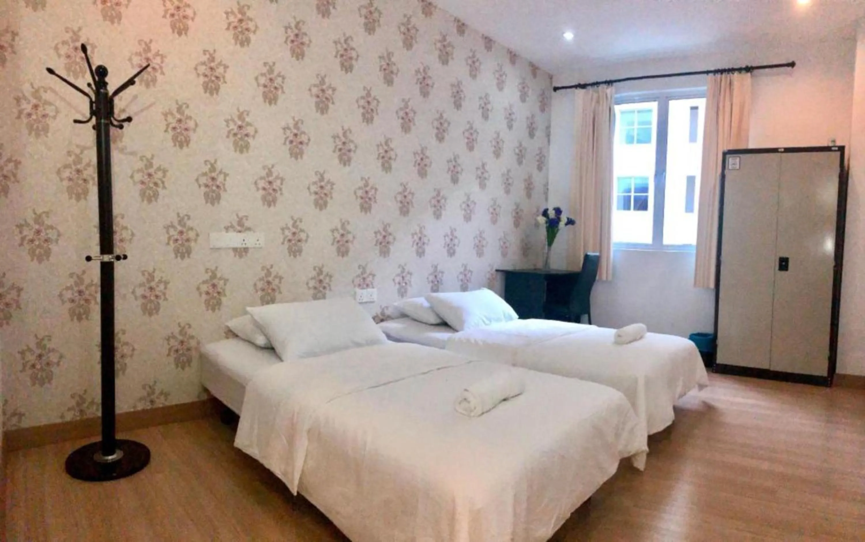 Twin Room with Shared Bathroom in Island Hostel Bayan Lepas Airport