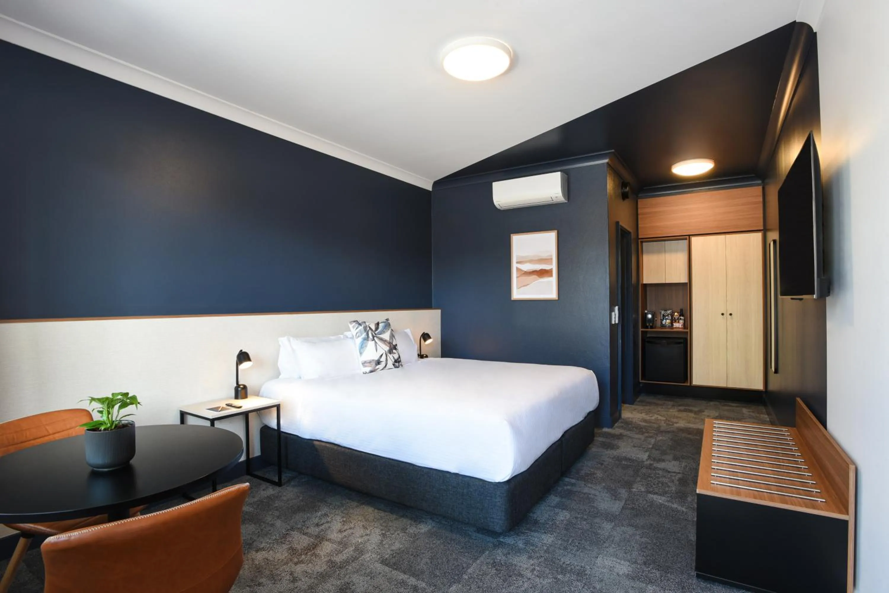 HM King Room in HotelMOTEL Adelaide