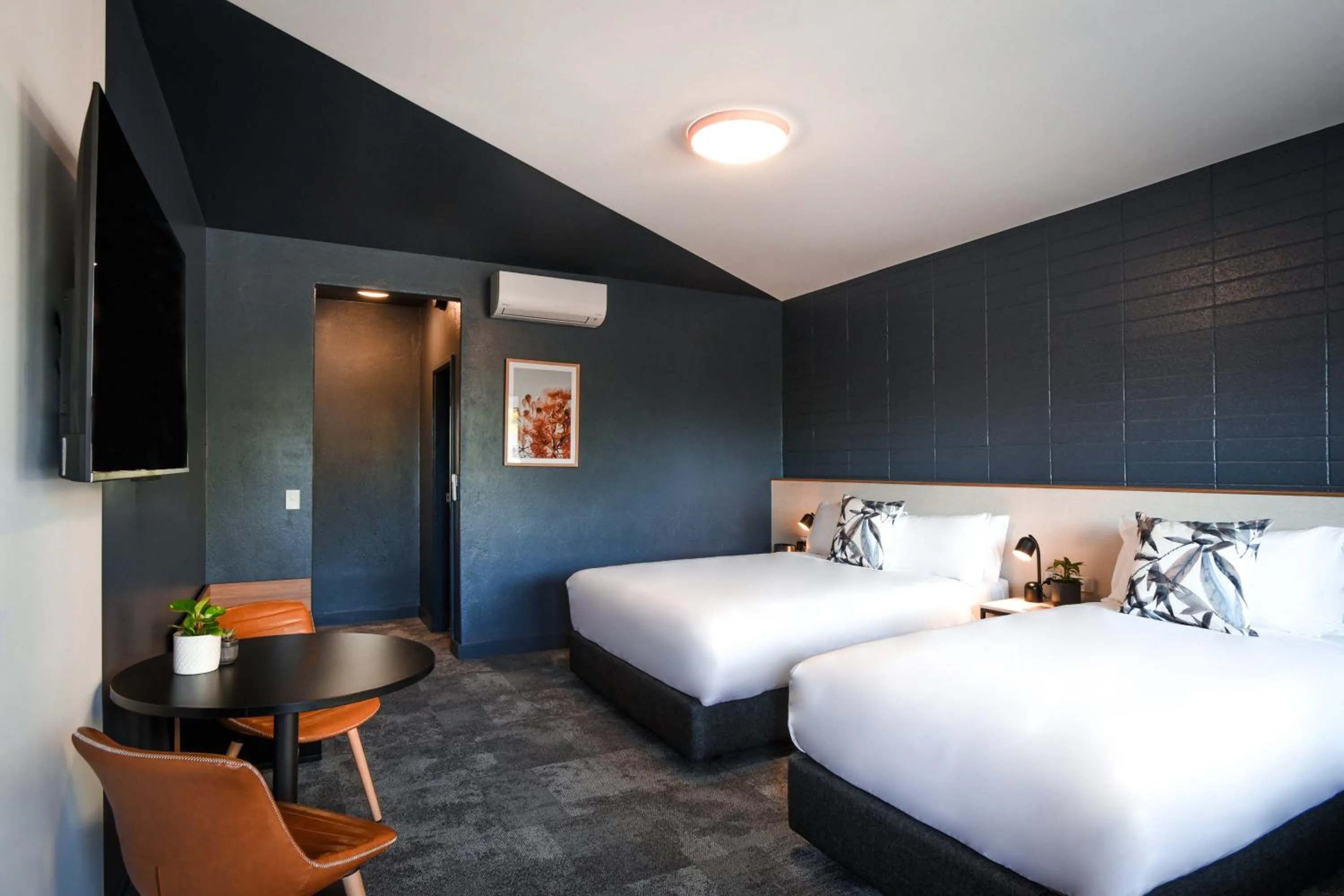 HM Triple Room in HotelMOTEL Adelaide