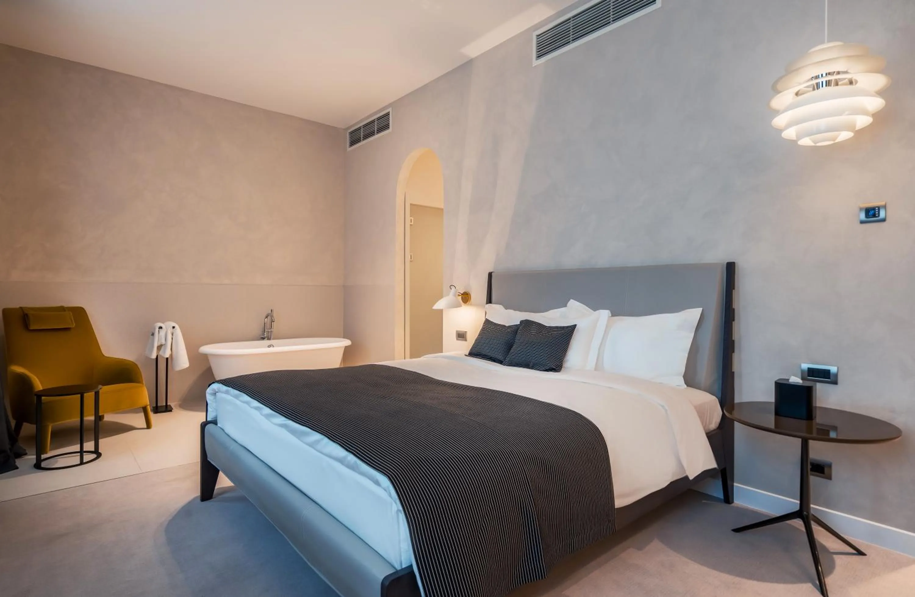 Deluxe Double Room in Monograph Freedom Square