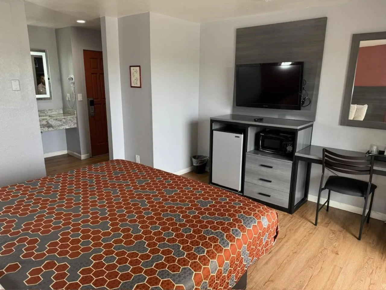 Standard King Room in Ocean Gate Inn