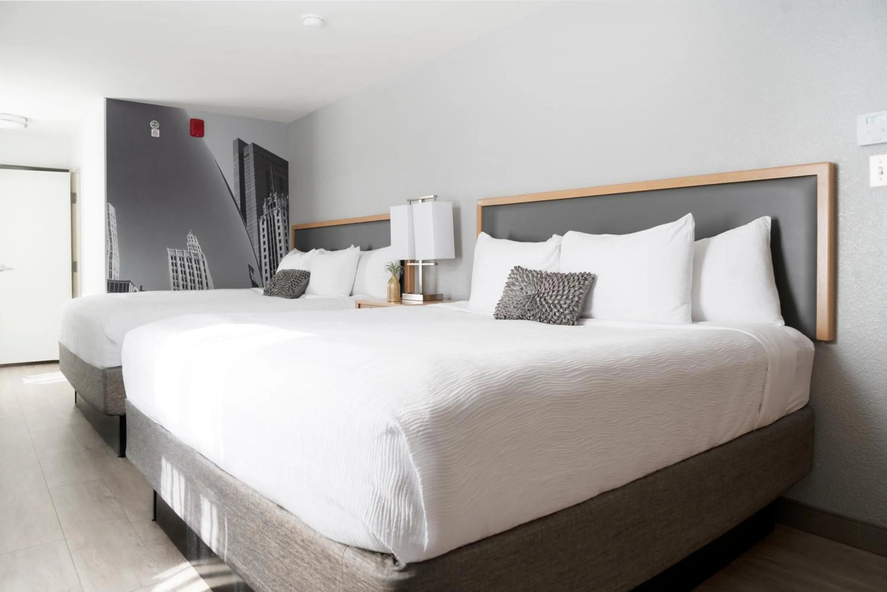 Premier King Room in Hotel Saint Clair - Magnificent Mile