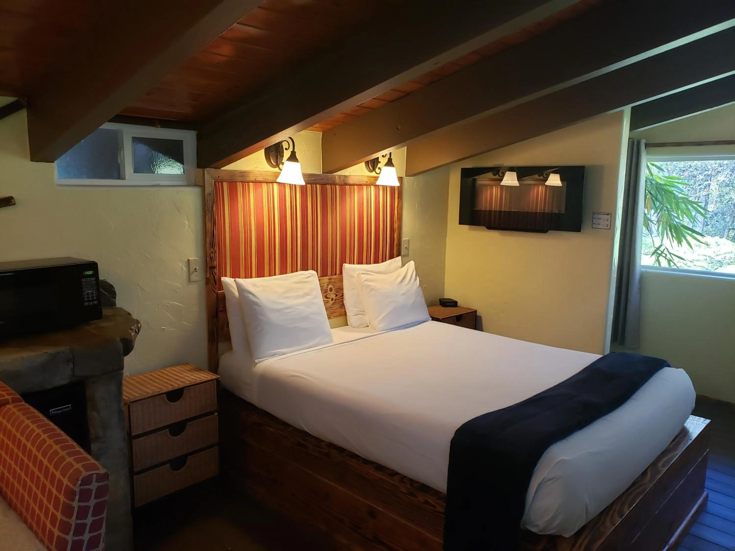 Standard Room, 1 Queen Bed (Chalet Kilauea Hotel) in Chalet Kilauea