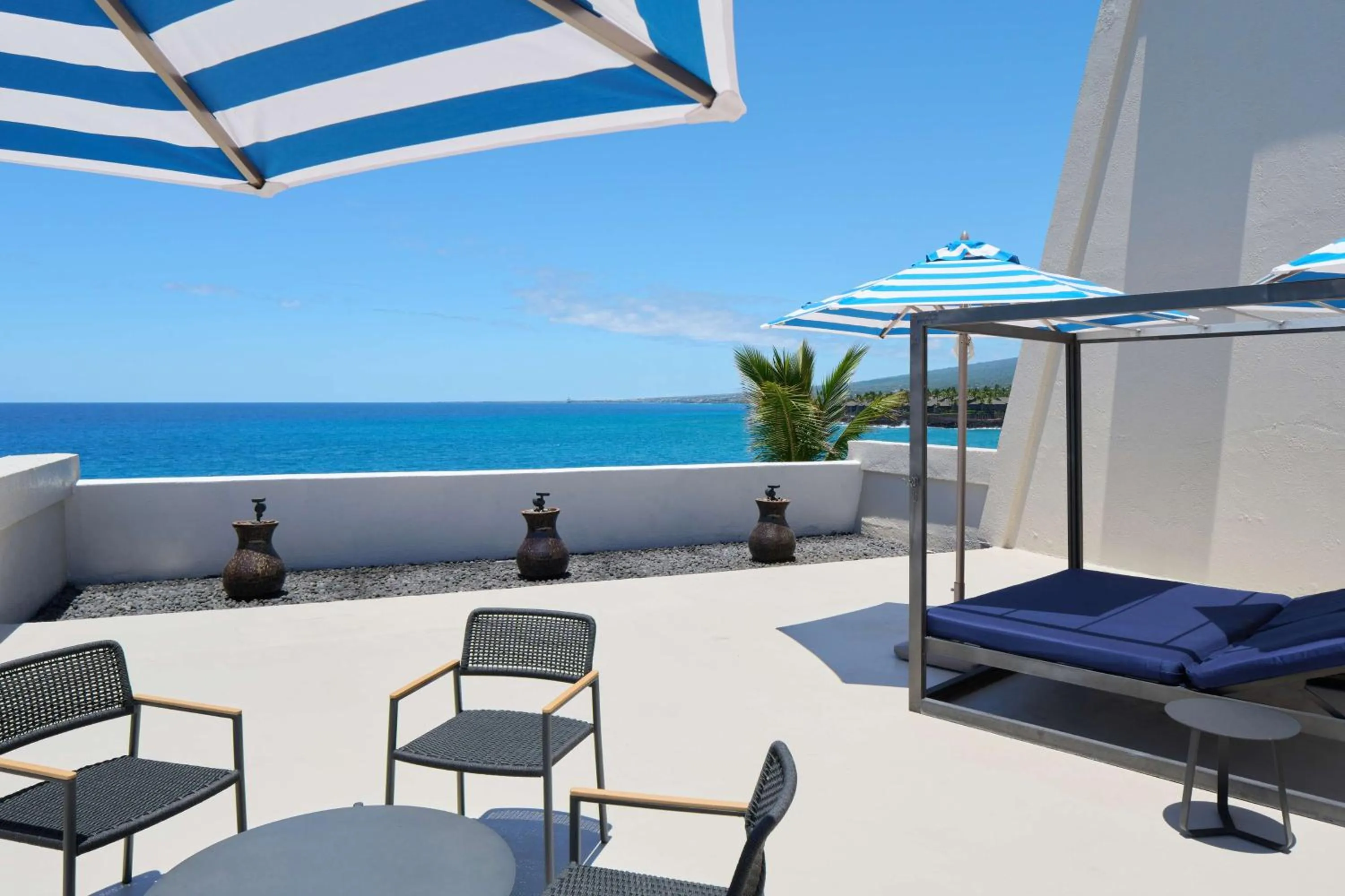 King Suite with Club Ocean Front View in OUTRIGGER Kona Resort and Spa