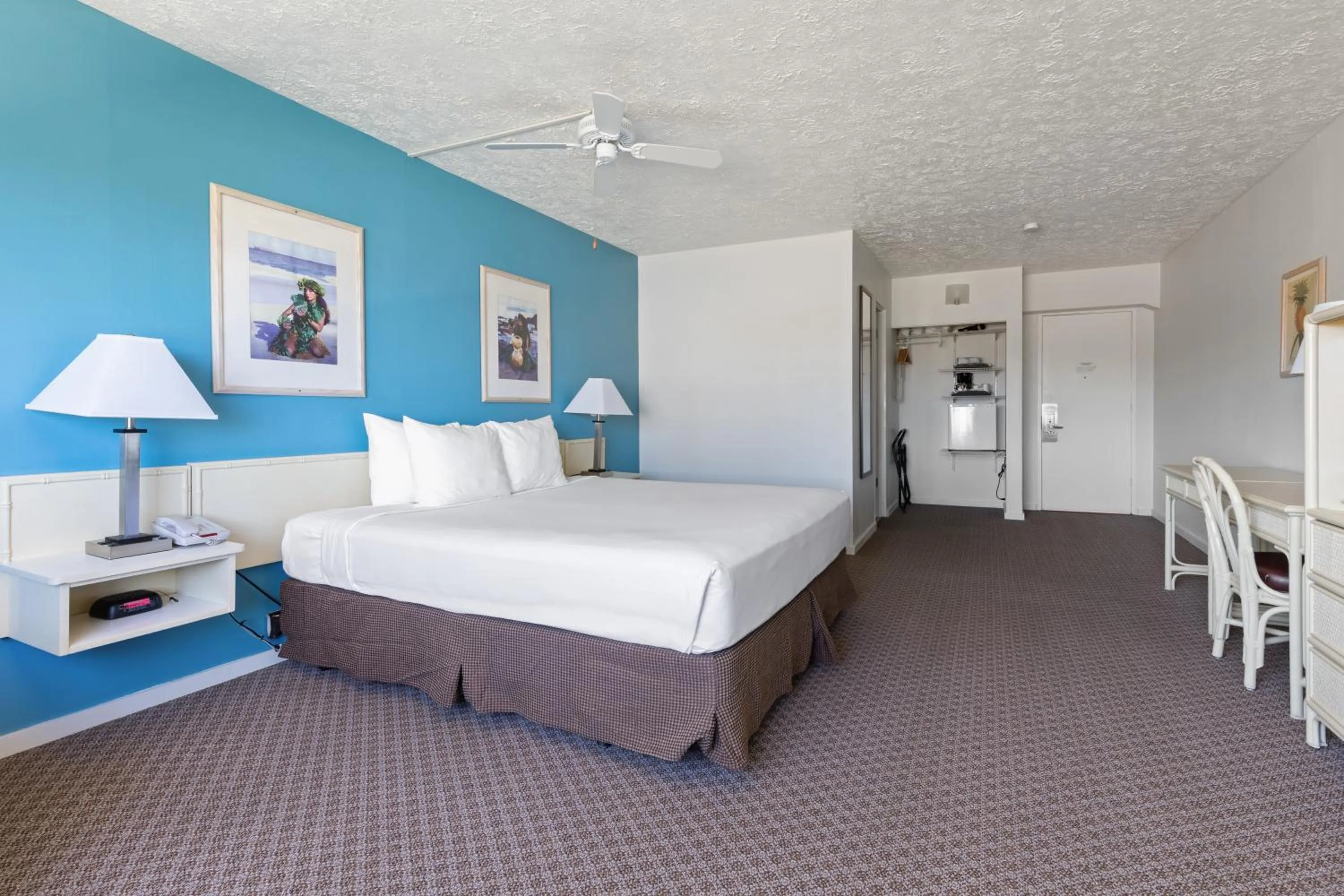 Standard View One King in Maui Seaside Hotel