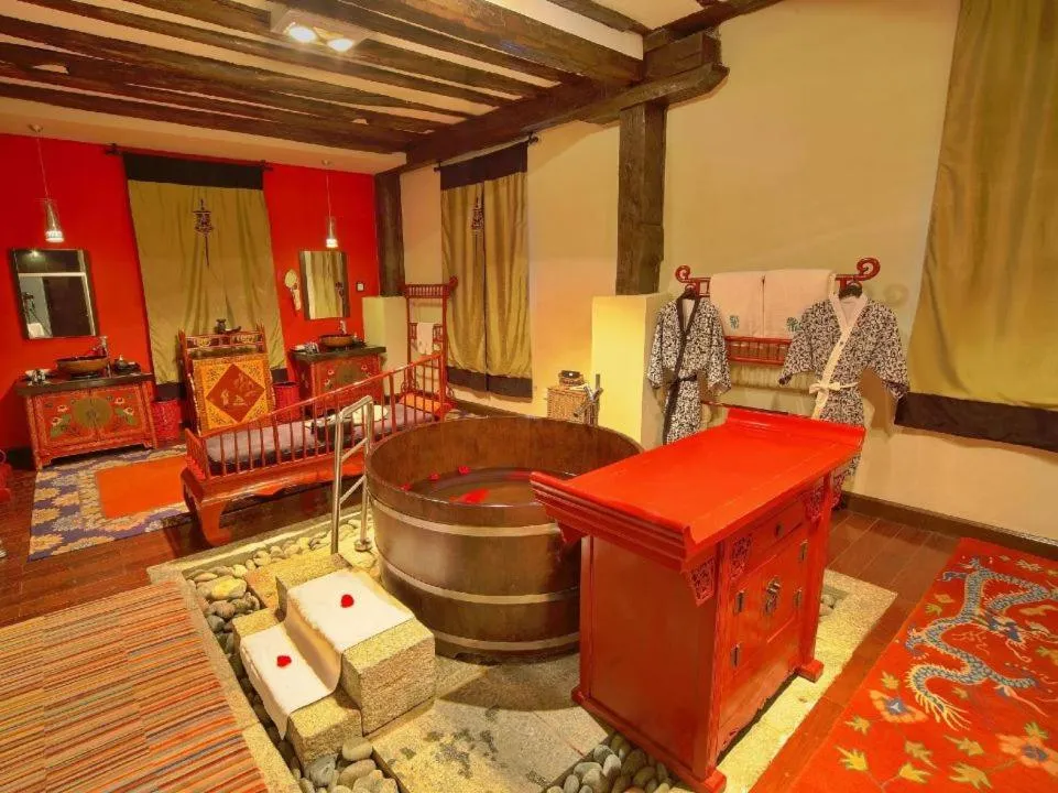 Two Bedroom Tibetan Lodge in Banyan Tree Ringha