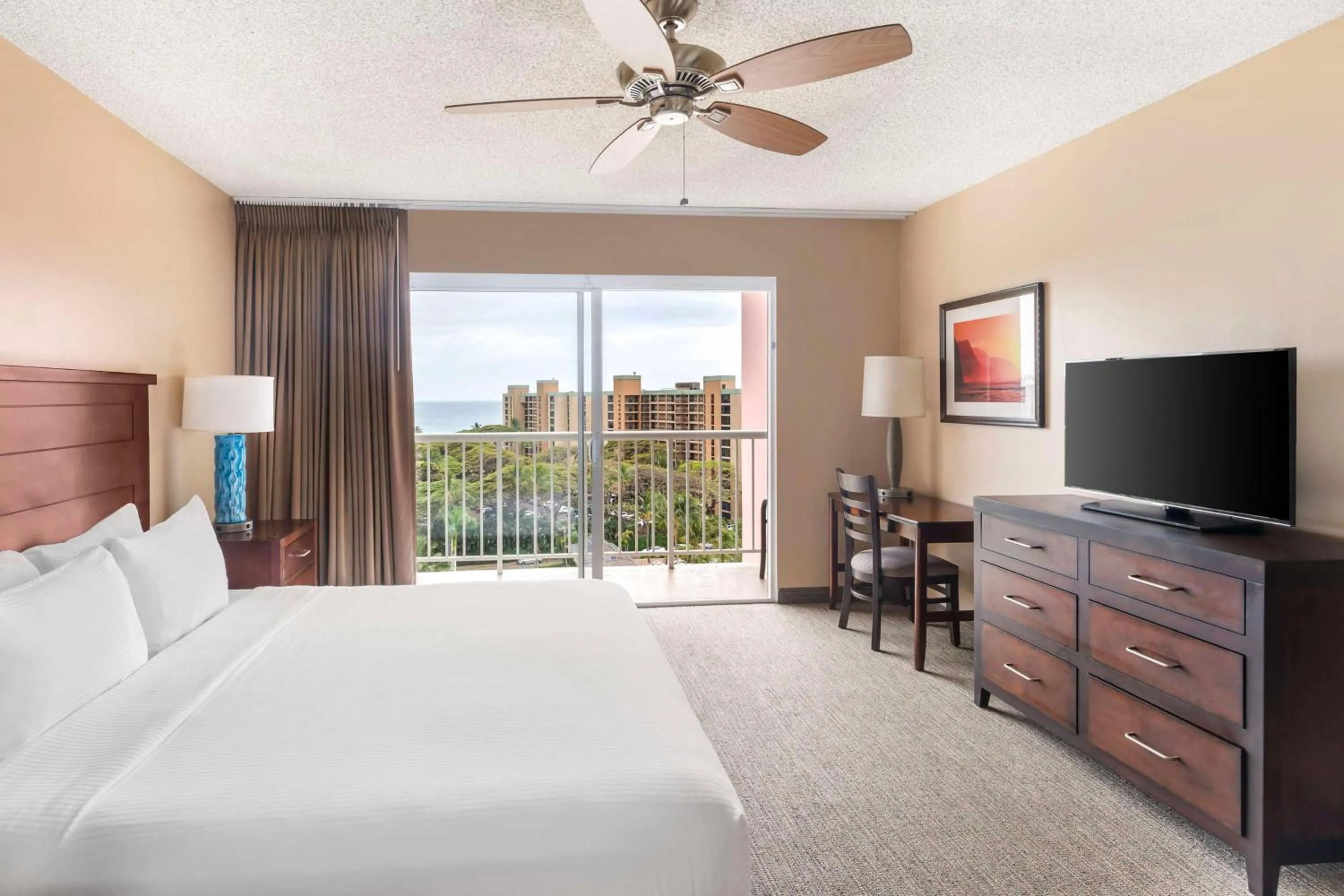 One-Bedroom King Suite with Bath Tub and Partial Ocean View - Mobility Accessible in Hilton Vacation Club Ka'anapali Beach Maui