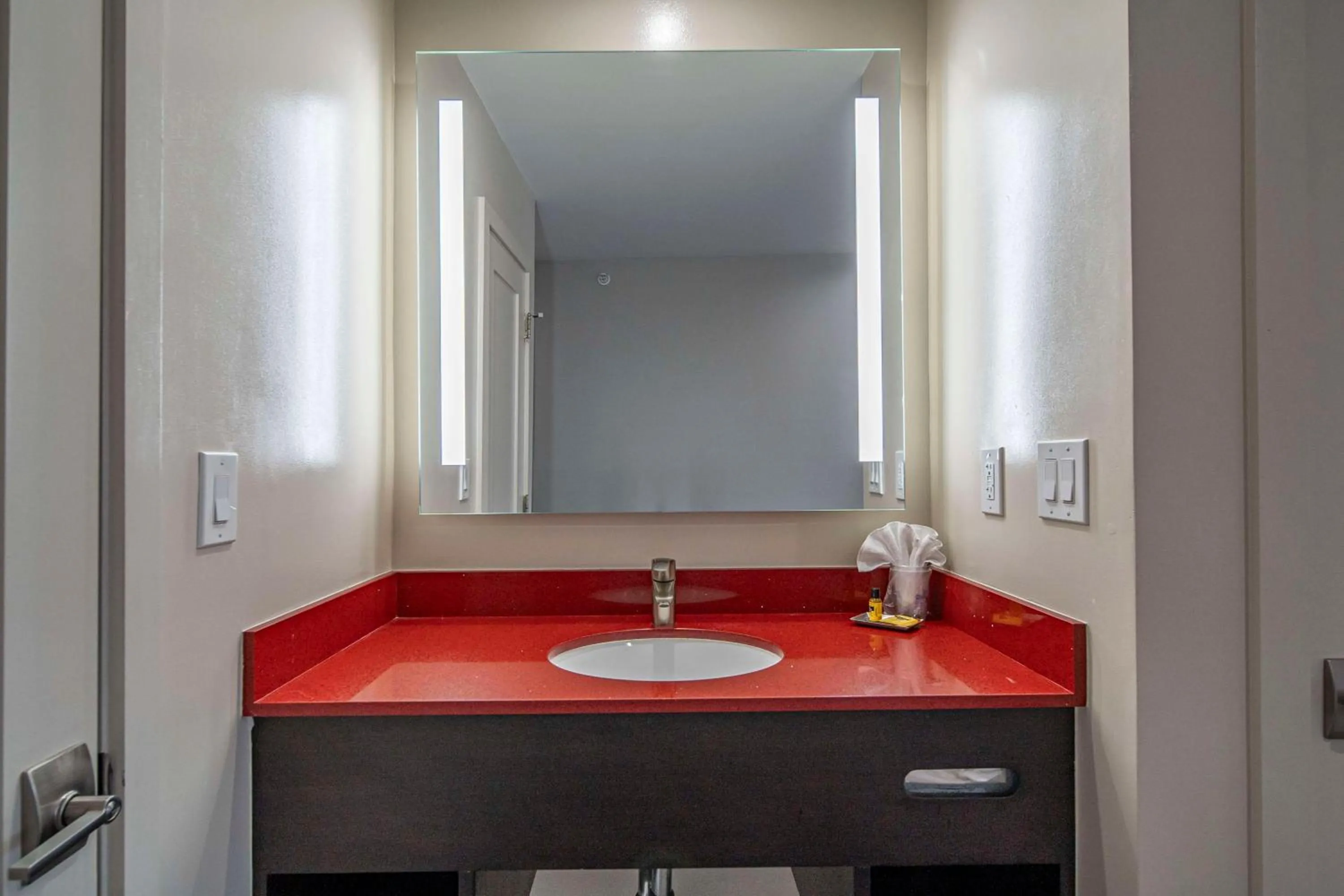 King Room in Aiden Los Angeles Downtown Dragon Gate Inn