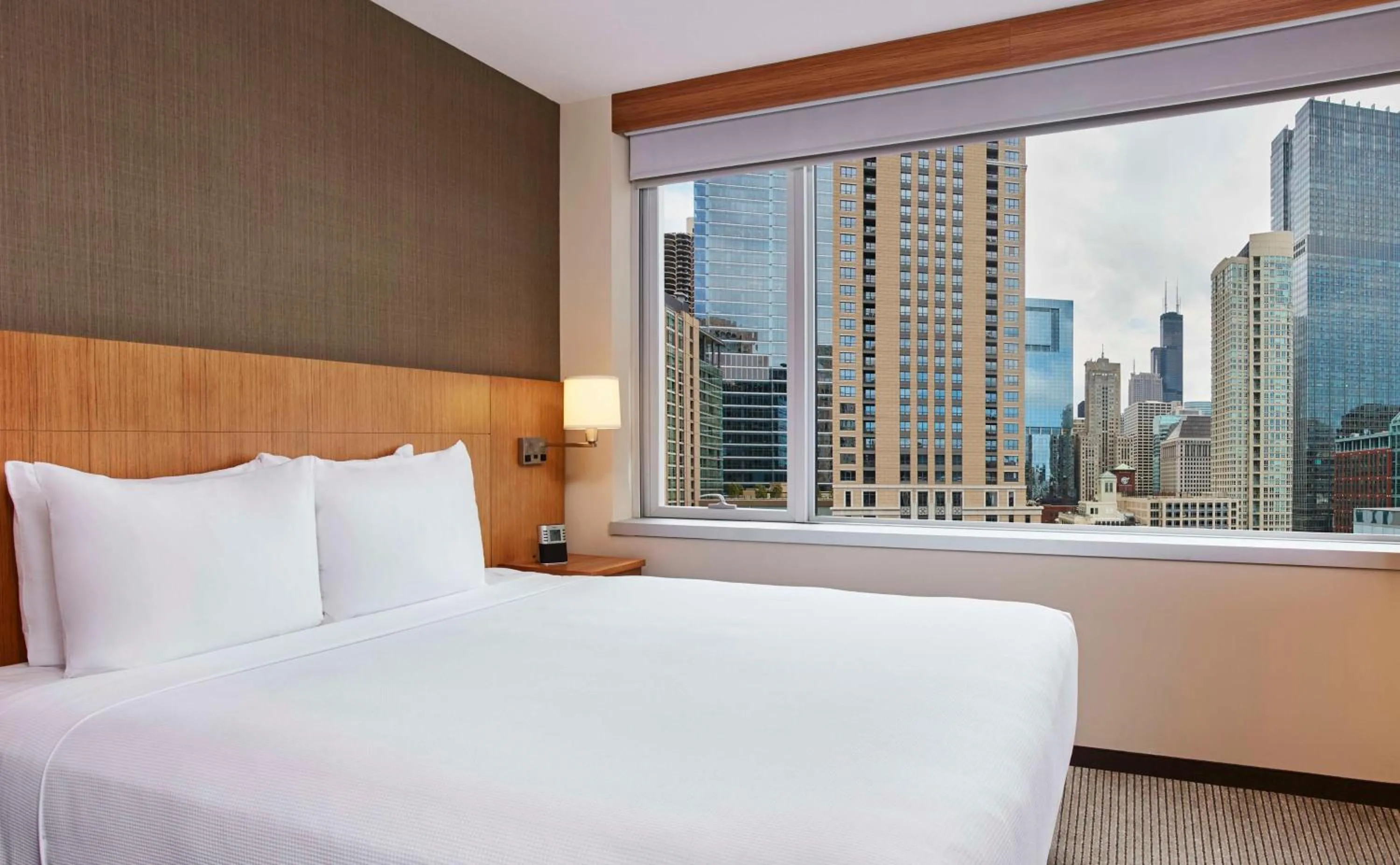 King Room with Sofa Bed and City View in Hyatt Place Chicago River North