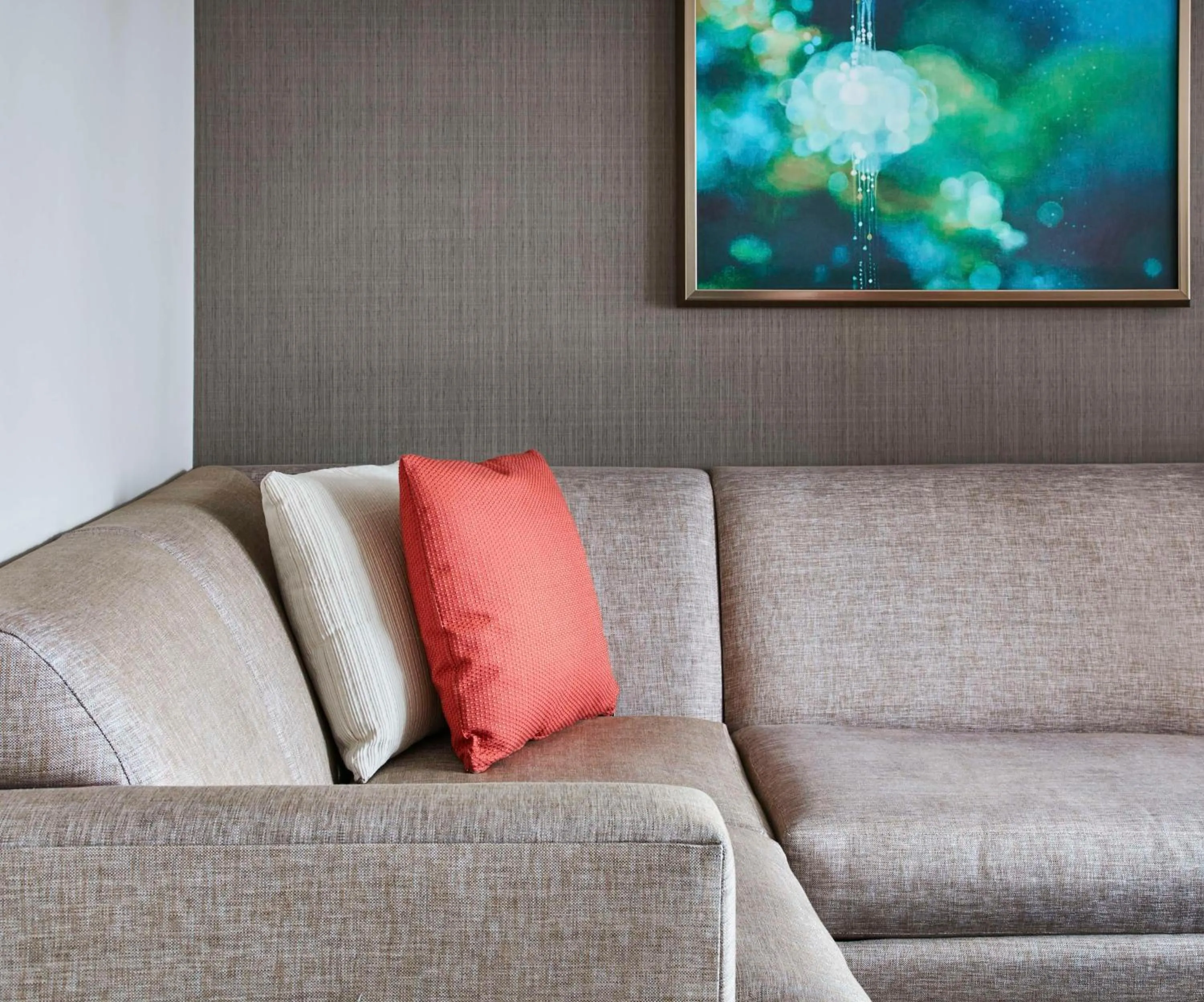 King Room with Sofa Bed and Roll-In Shower - Disability Access in Hyatt Place Chicago River North