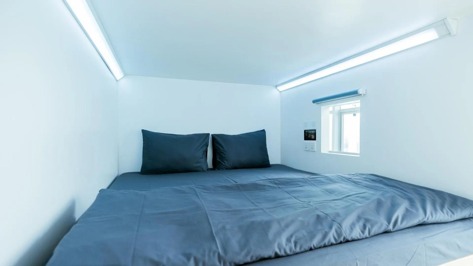 Earth Double Pod Room in Bobopod Kota Lama, Semarang