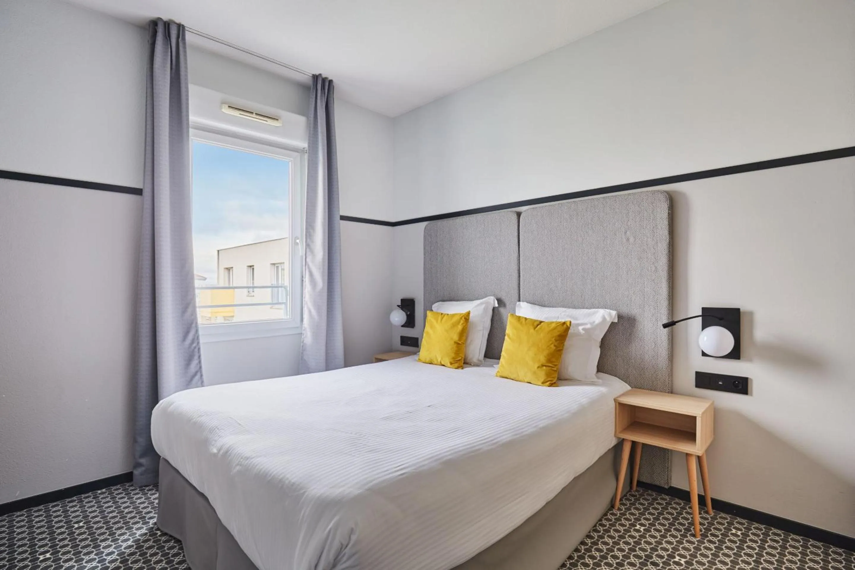 Two-Bedroom Apartment in Appart'hôtel Odalys City - Bioparc Lyon Est