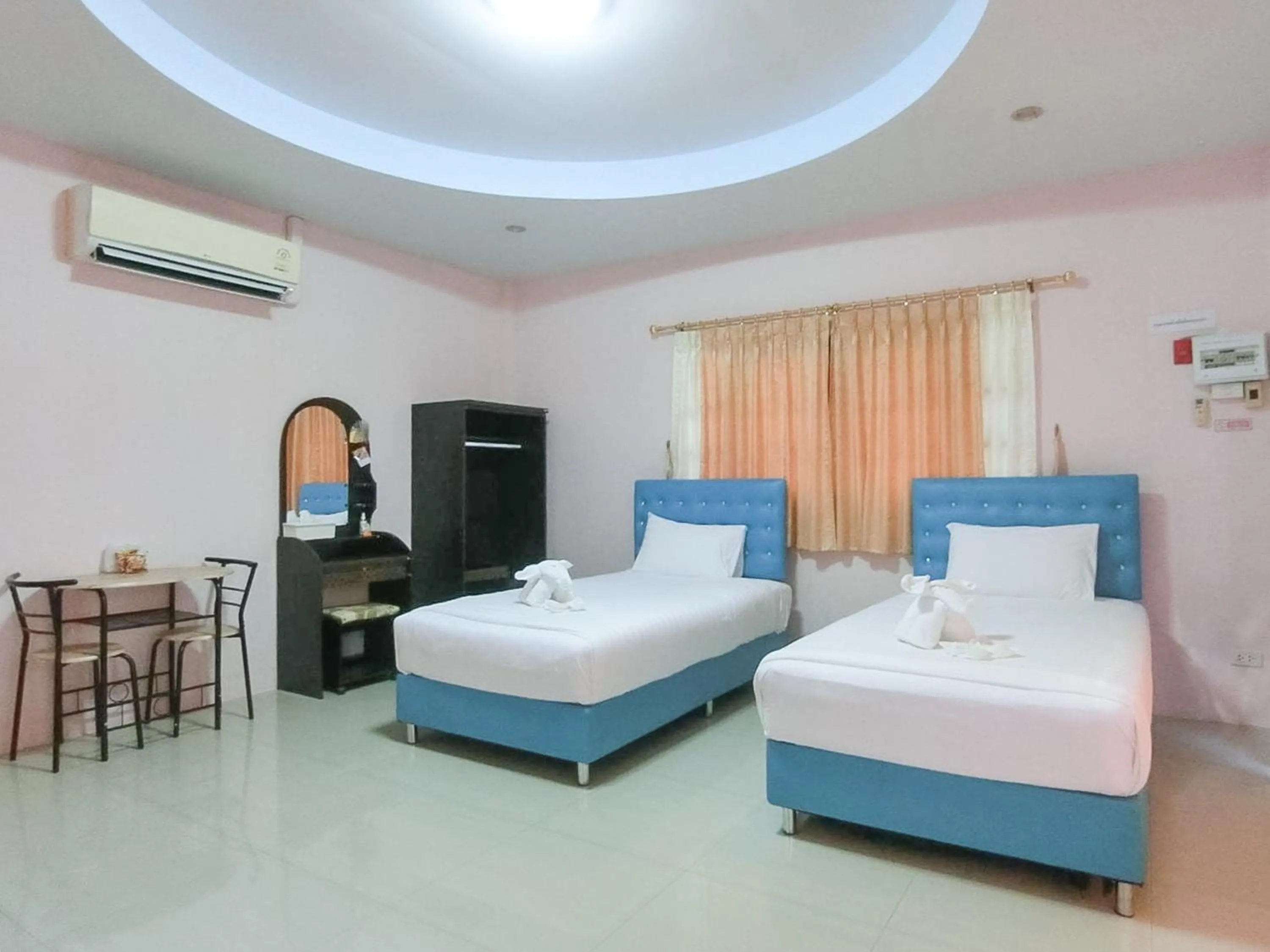 Deluxe Twin Room in AURA Park Resort