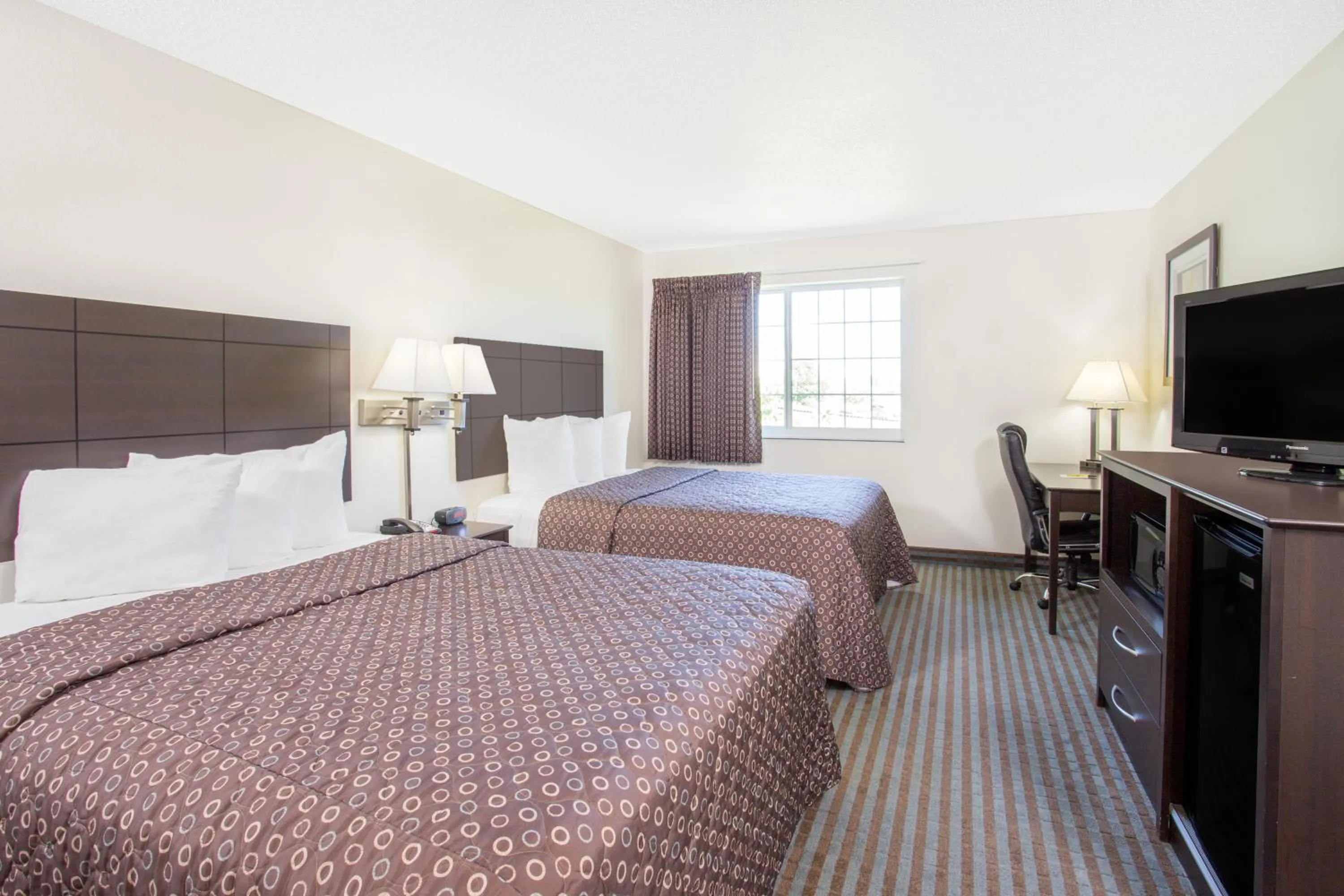 Queen Room with Two Queen Beds - Non-Smoking in Super 8 by Wyndham Cedar Falls