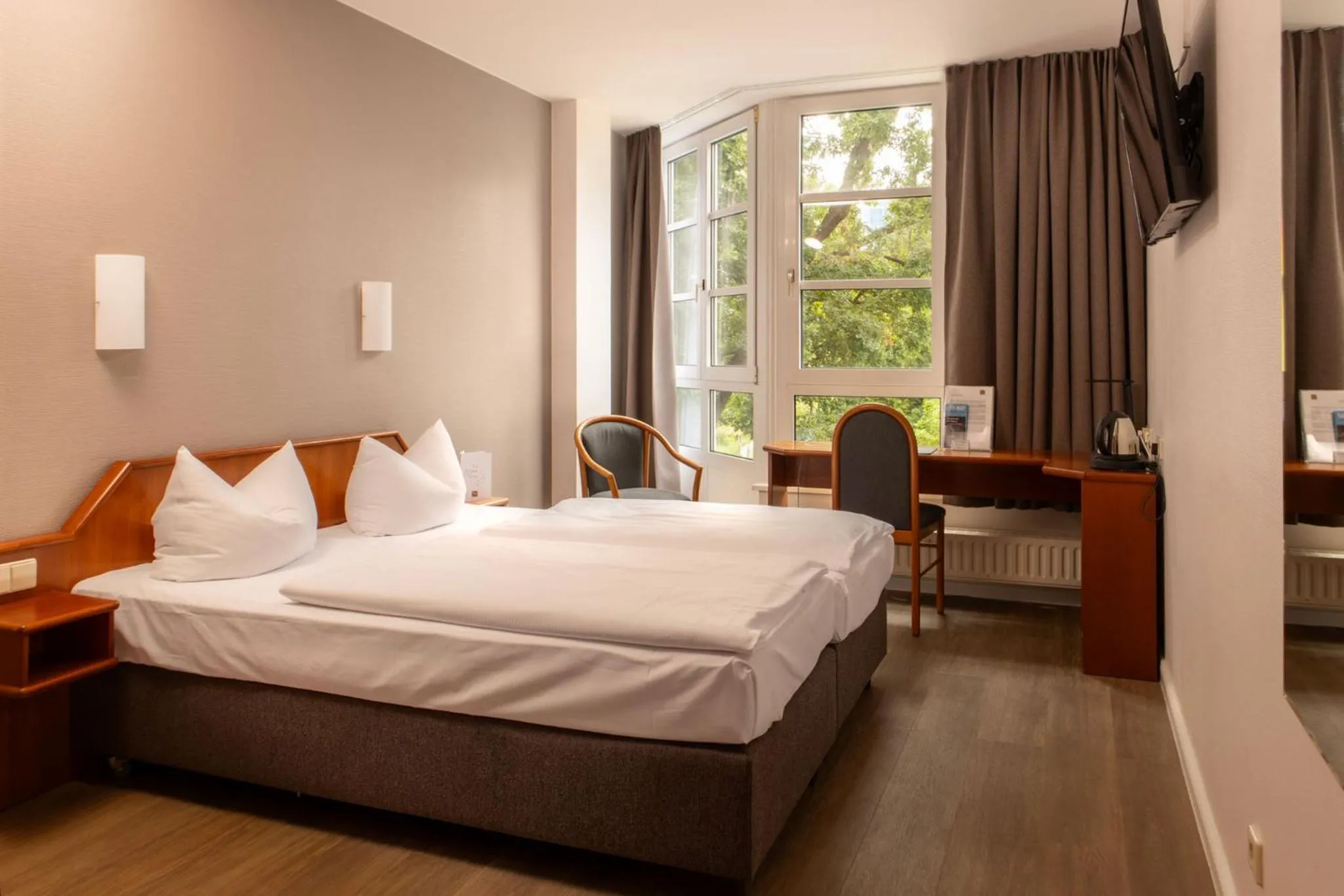 Standard Double Room SensBase in SensCity Hotel Berlin Spandau