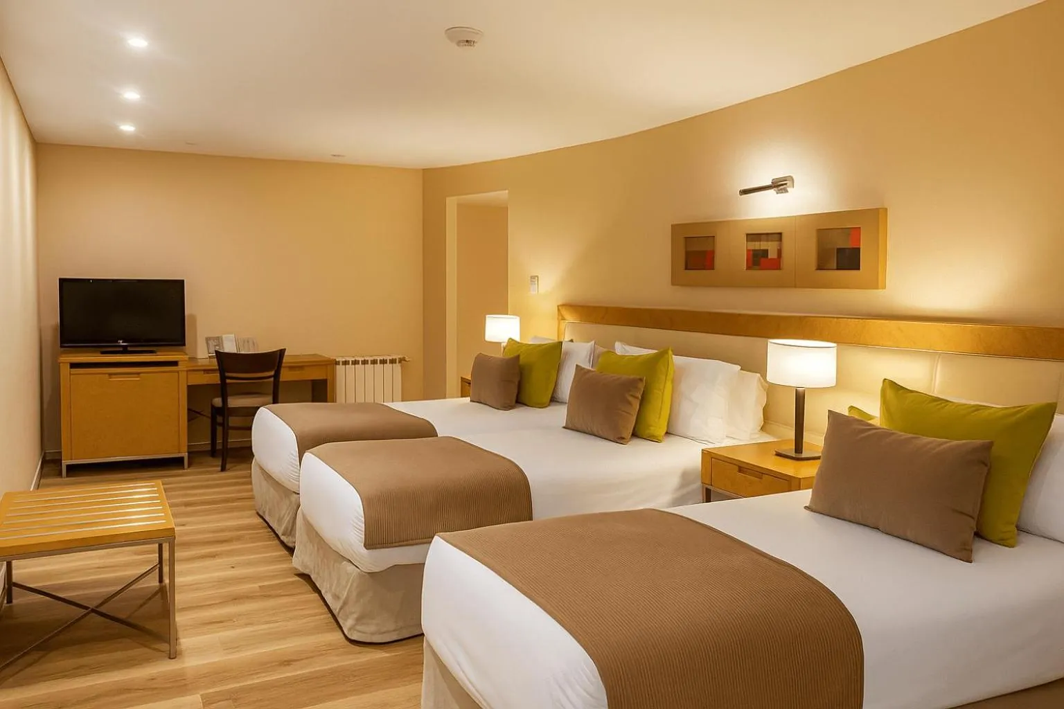 Triple Room in Fueguino Hotel