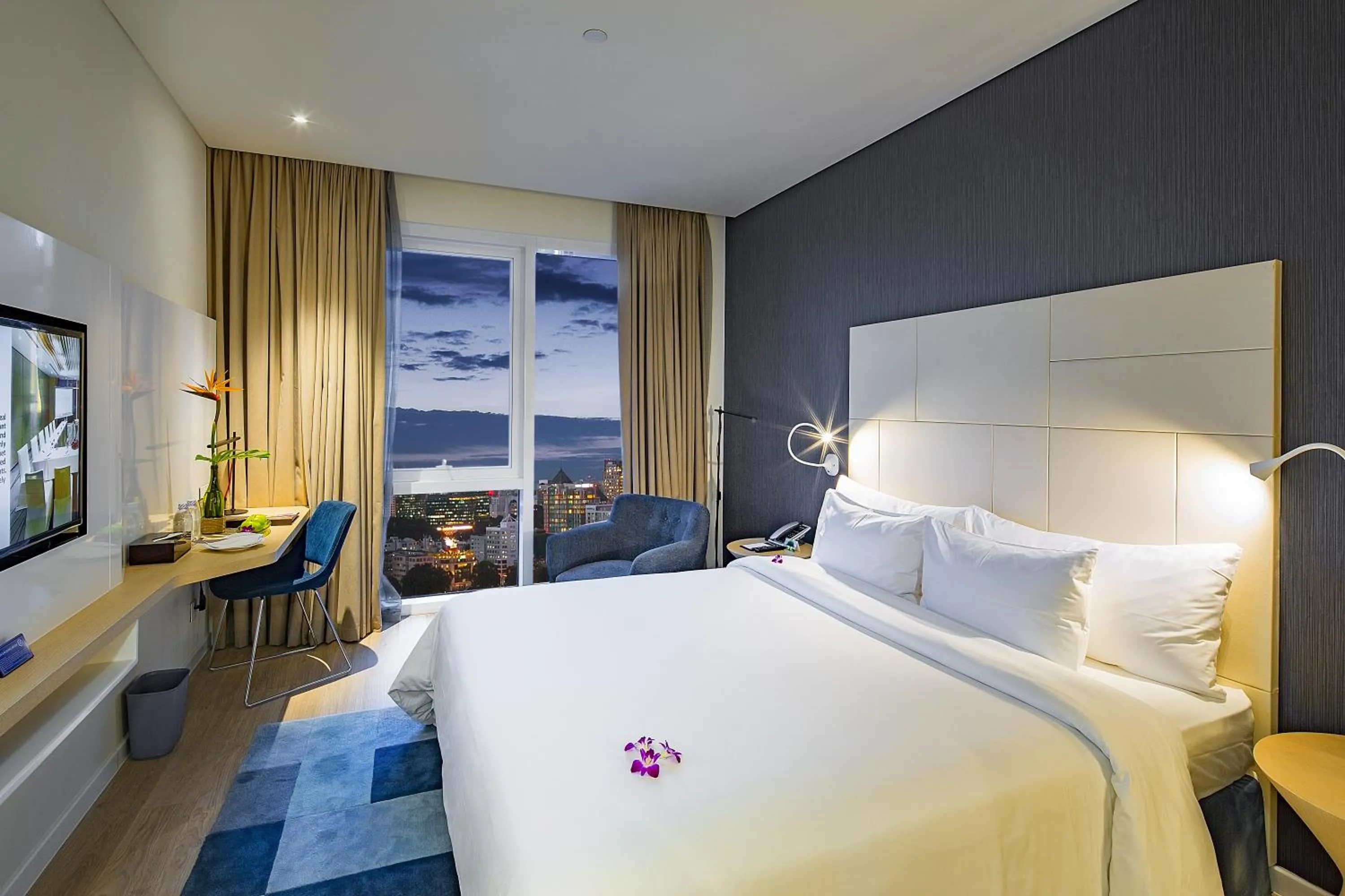 Executive Deluxe Double or Twin Room - single occupancy in Liberty Central Saigon Riverside Hotel