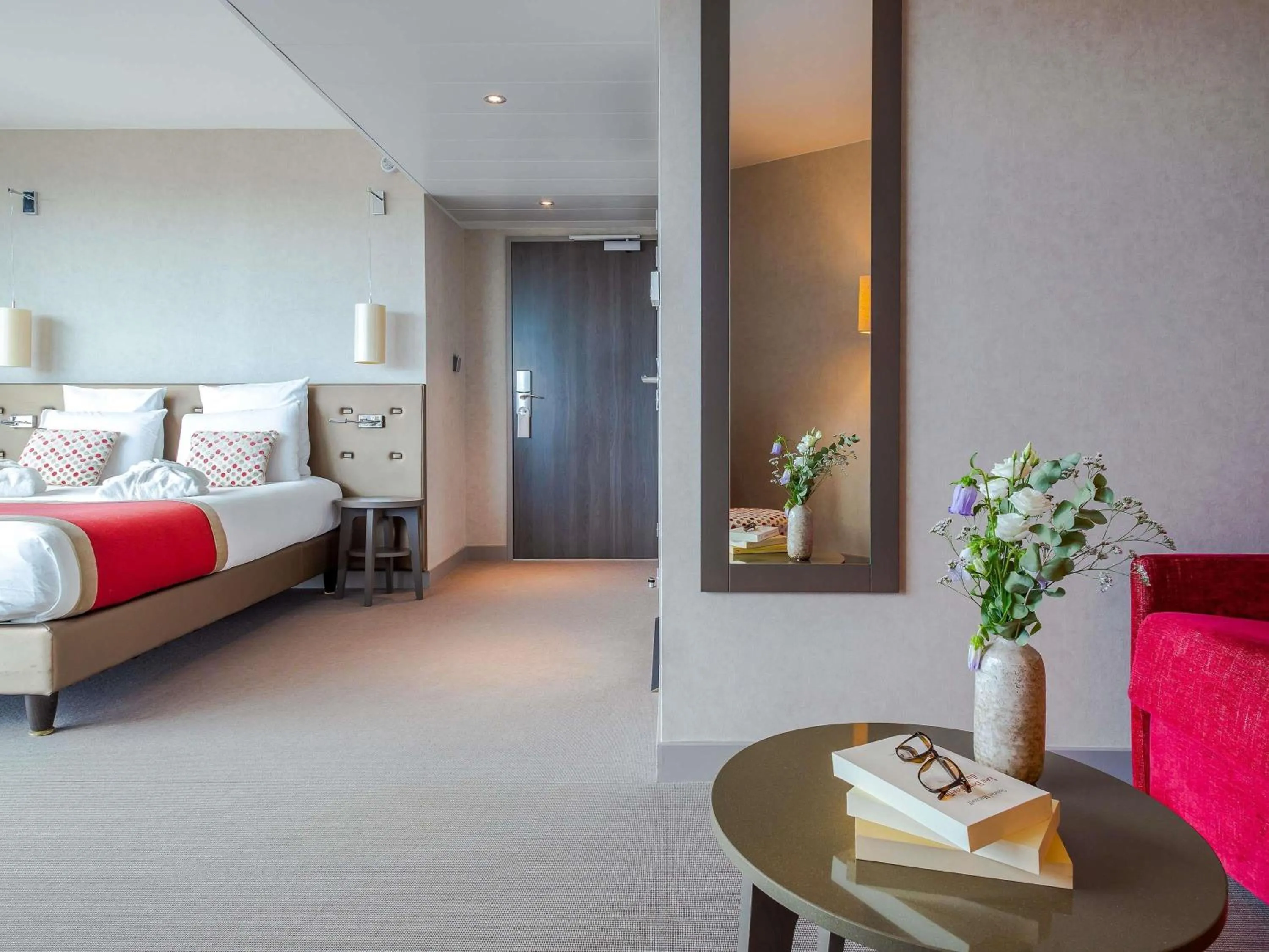 Junior Queen Suite in Mercure Clermont Ferrand centre Jaude