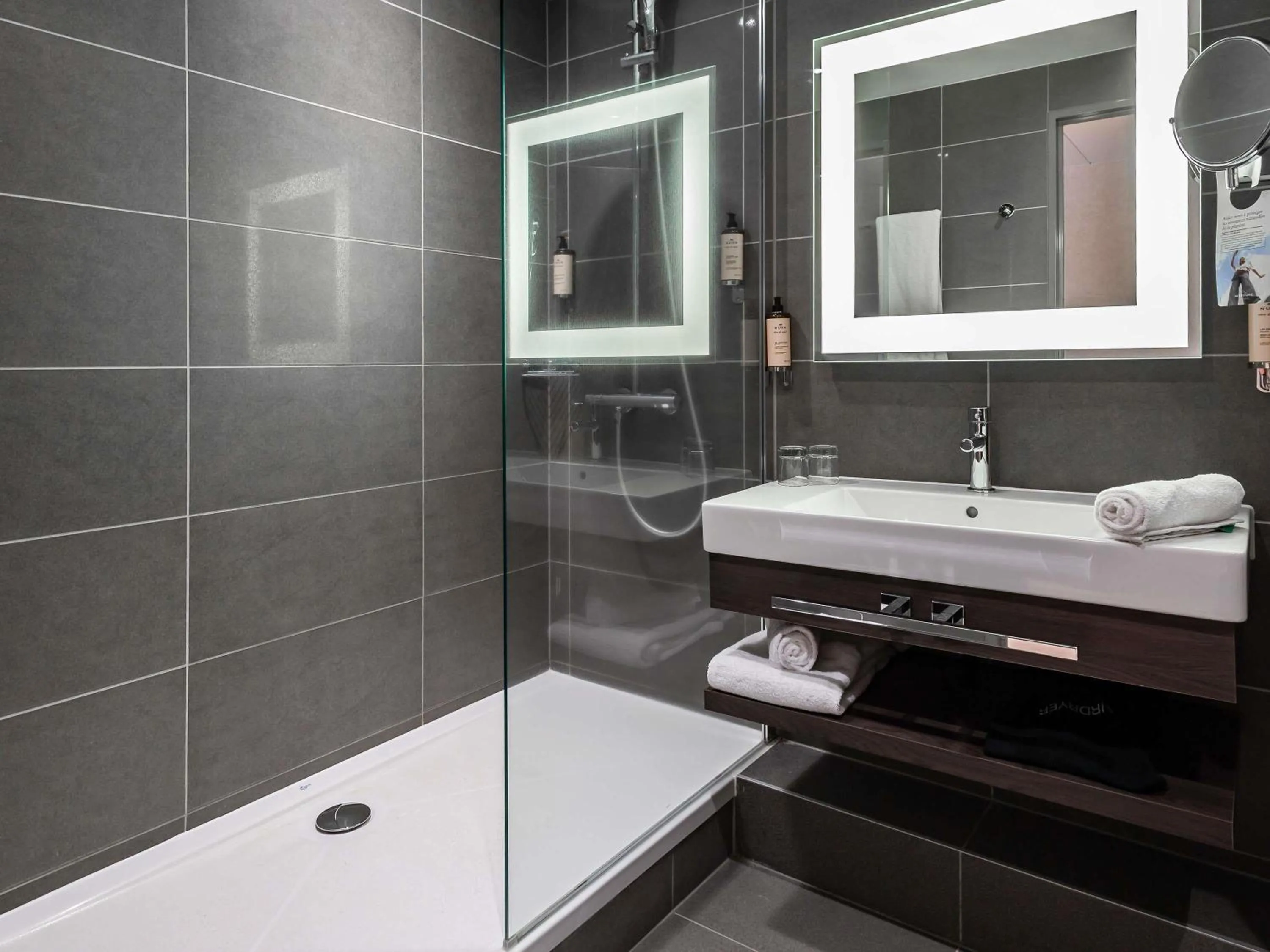 Privilege Double Room in Mercure Clermont Ferrand centre Jaude