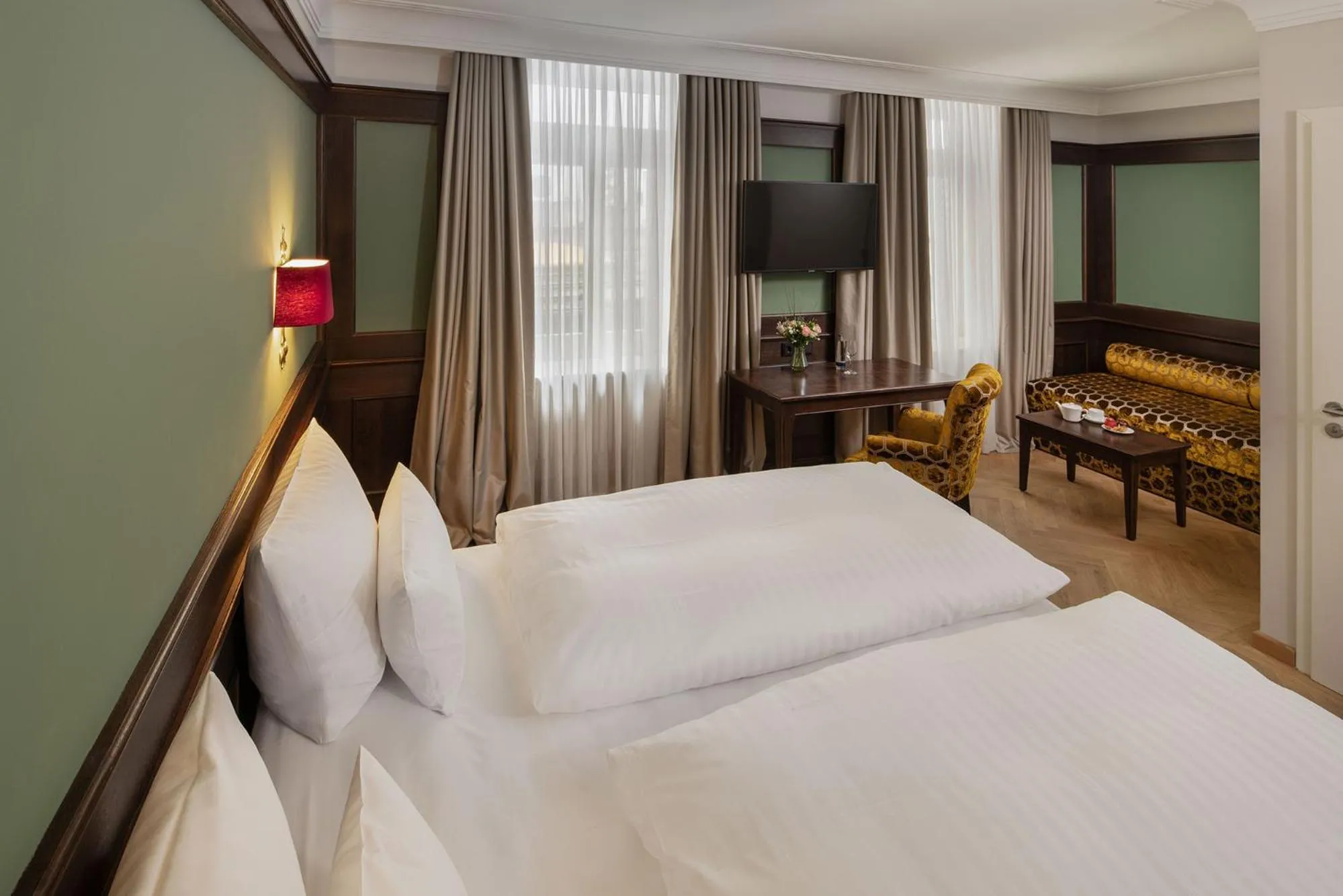 Superior Triple Room in Eden Hotel Wolff